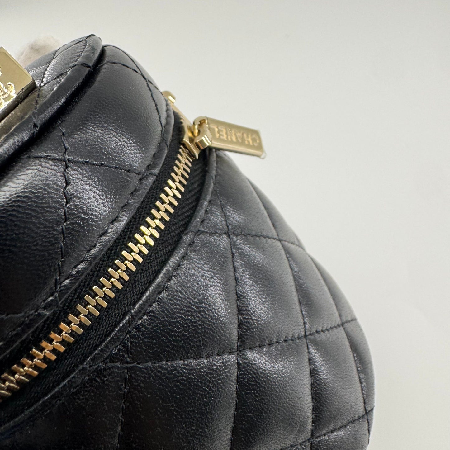 Chanel - Vanity Case - Leather - Black - (mini)
