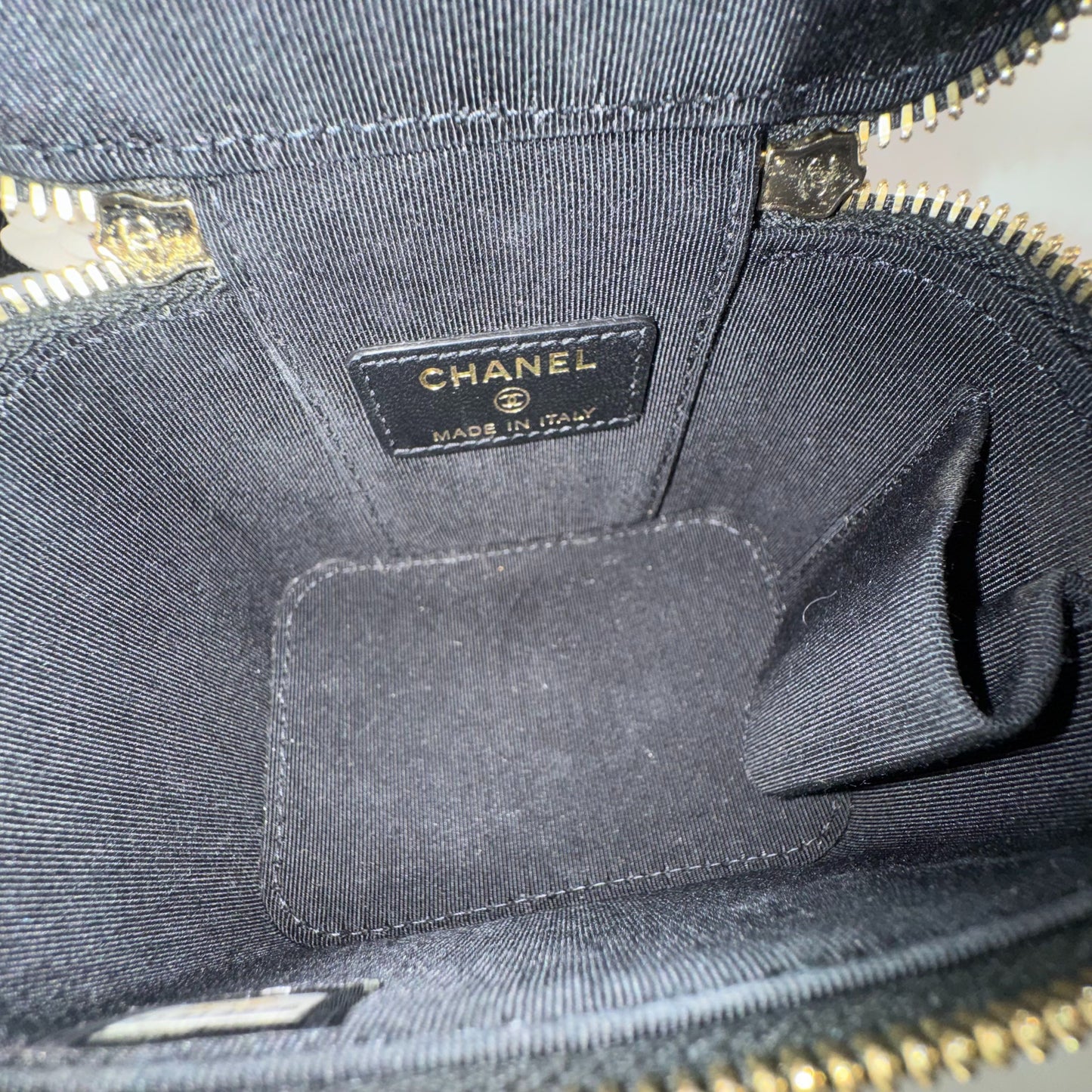 Chanel - Vanity Case - Leather - Black - (mini)