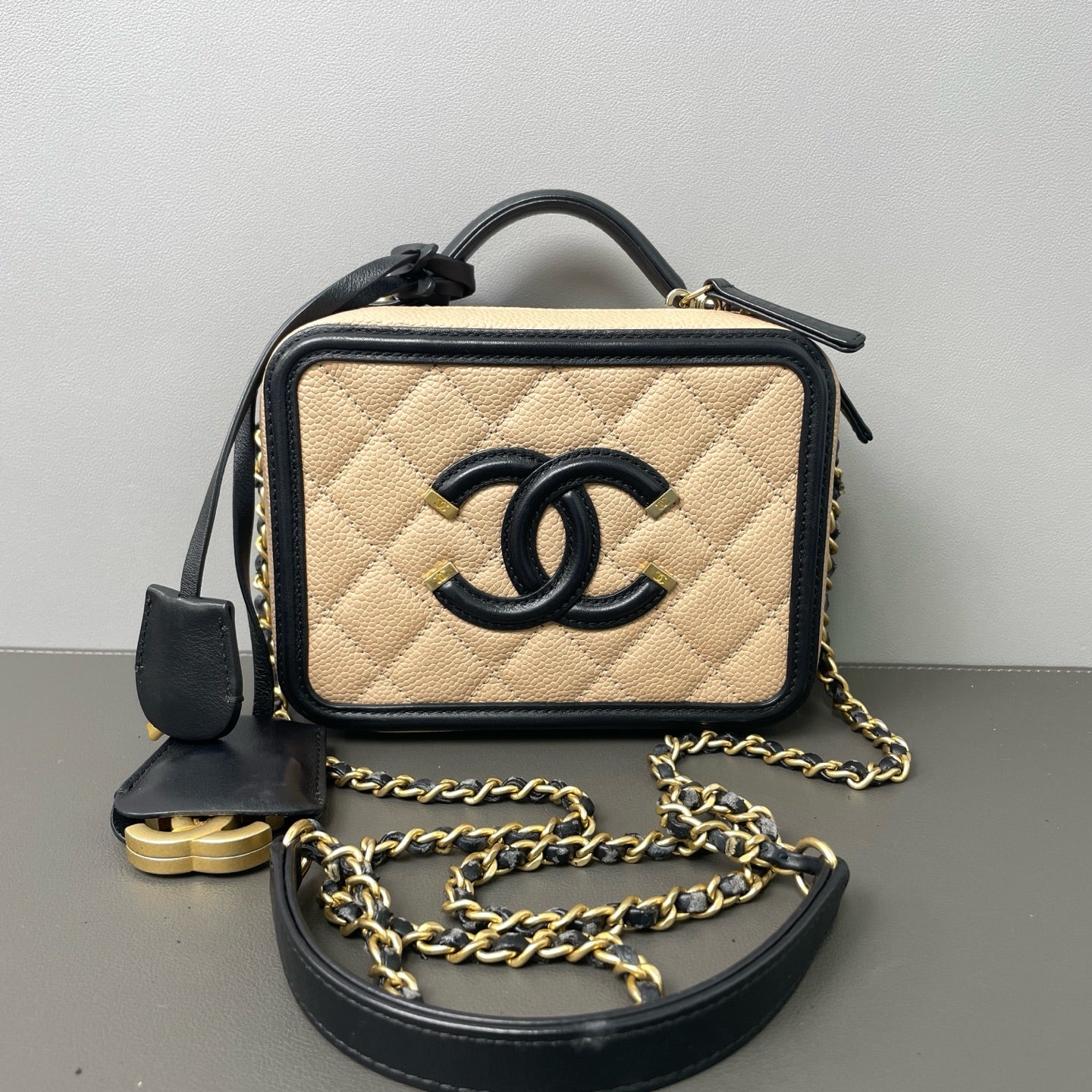 Chanel - Vanity Case - Leather - Multicolour - (mini)
