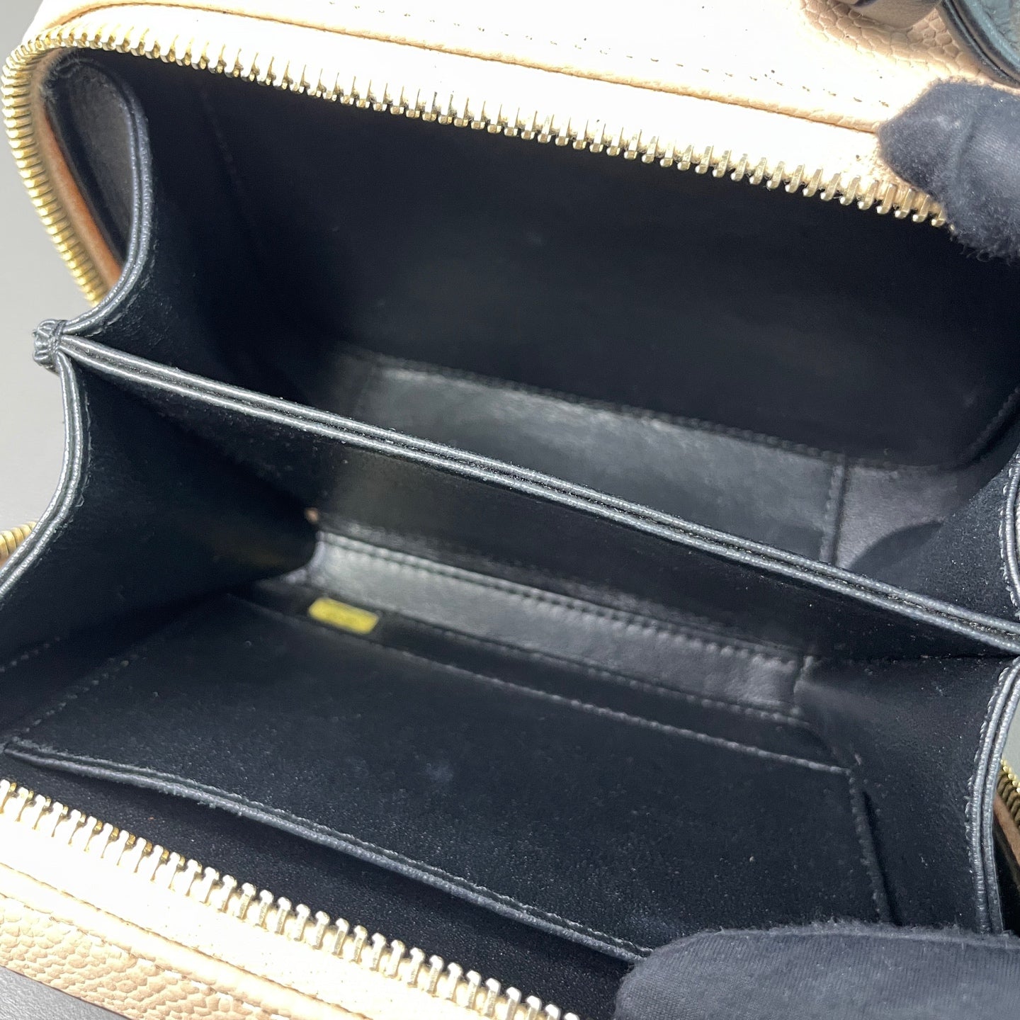 Chanel - Vanity Case - Leather - Multicolour - (mini)