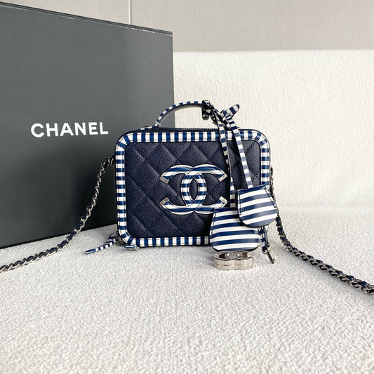 Chanel - Vanity Case - Leather - Navy - (small)