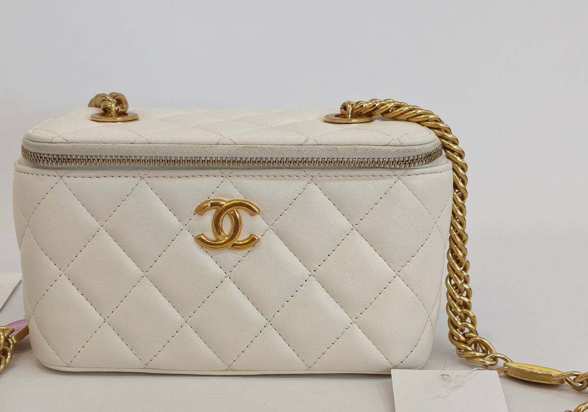Chanel - Vanity Case - Leather - White