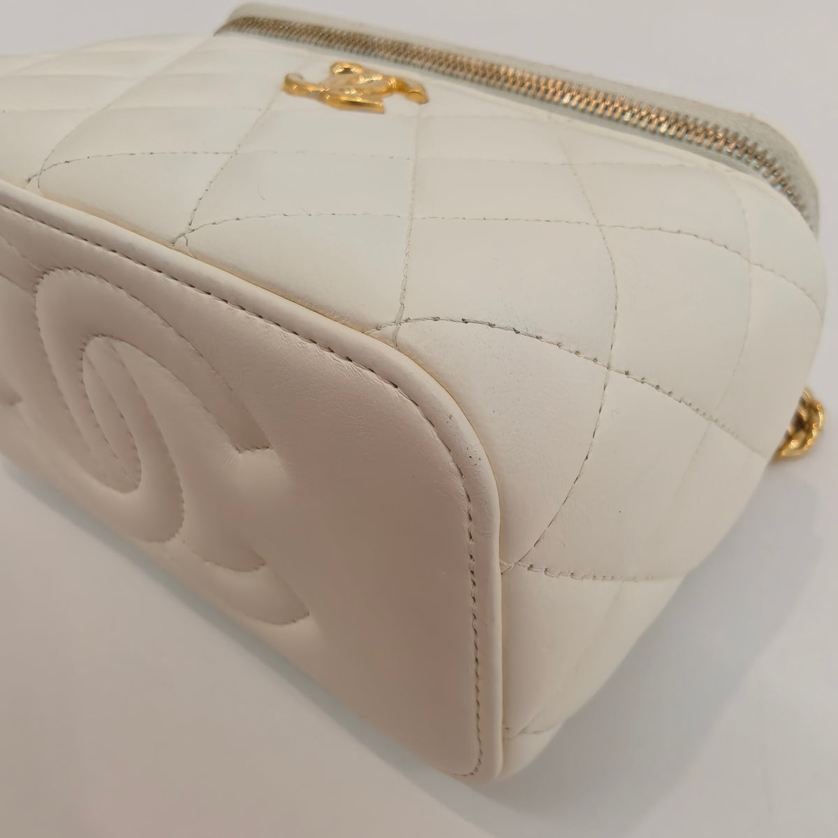 Chanel - Vanity Case - Leather - White