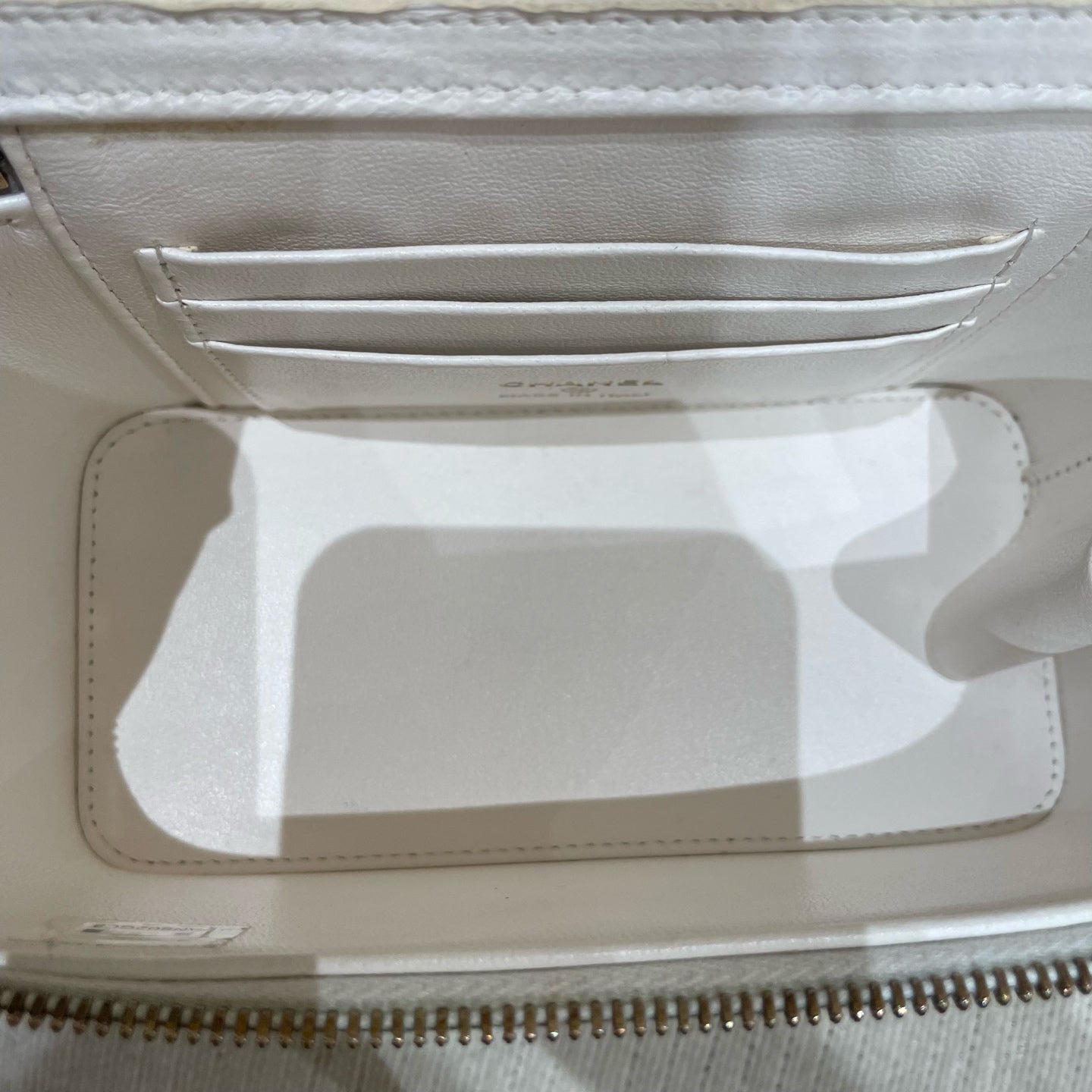 Chanel - Vanity Case - Leather - White - (mini)