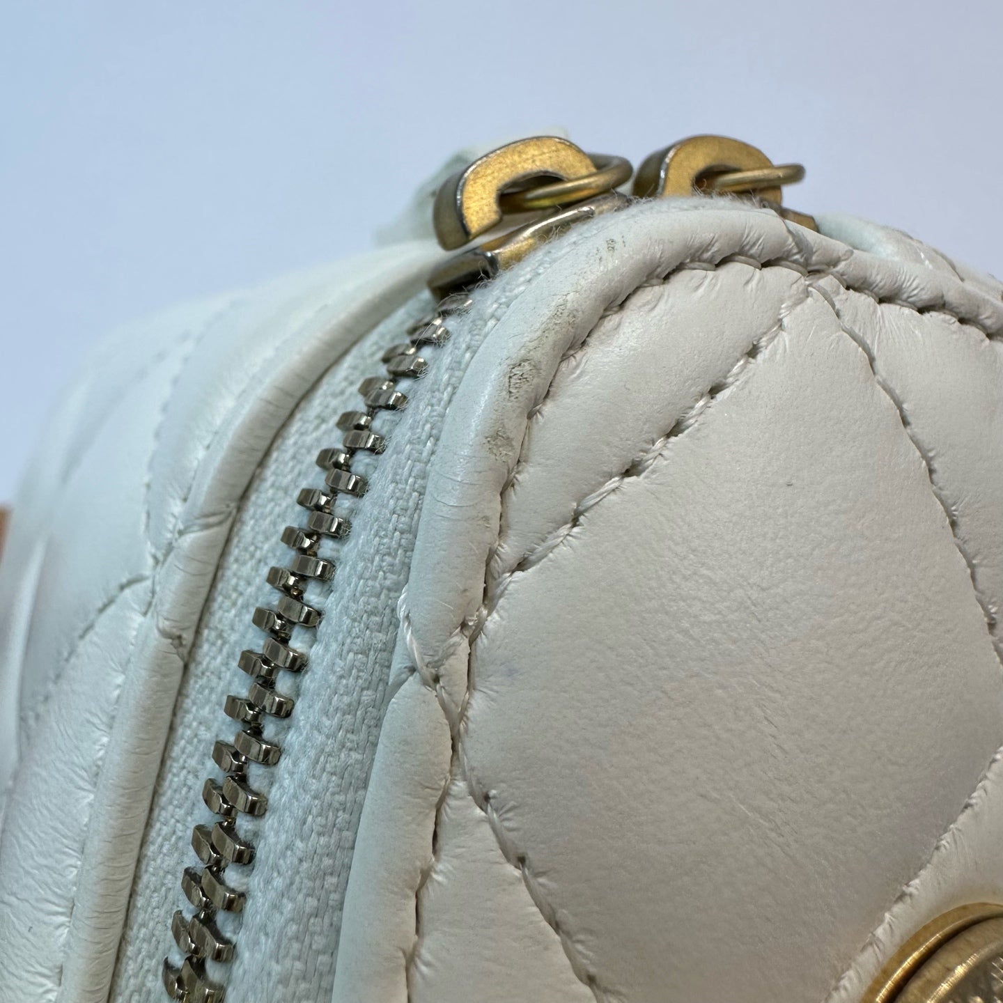 Chanel - Vanity case - Leather - White - (mini)