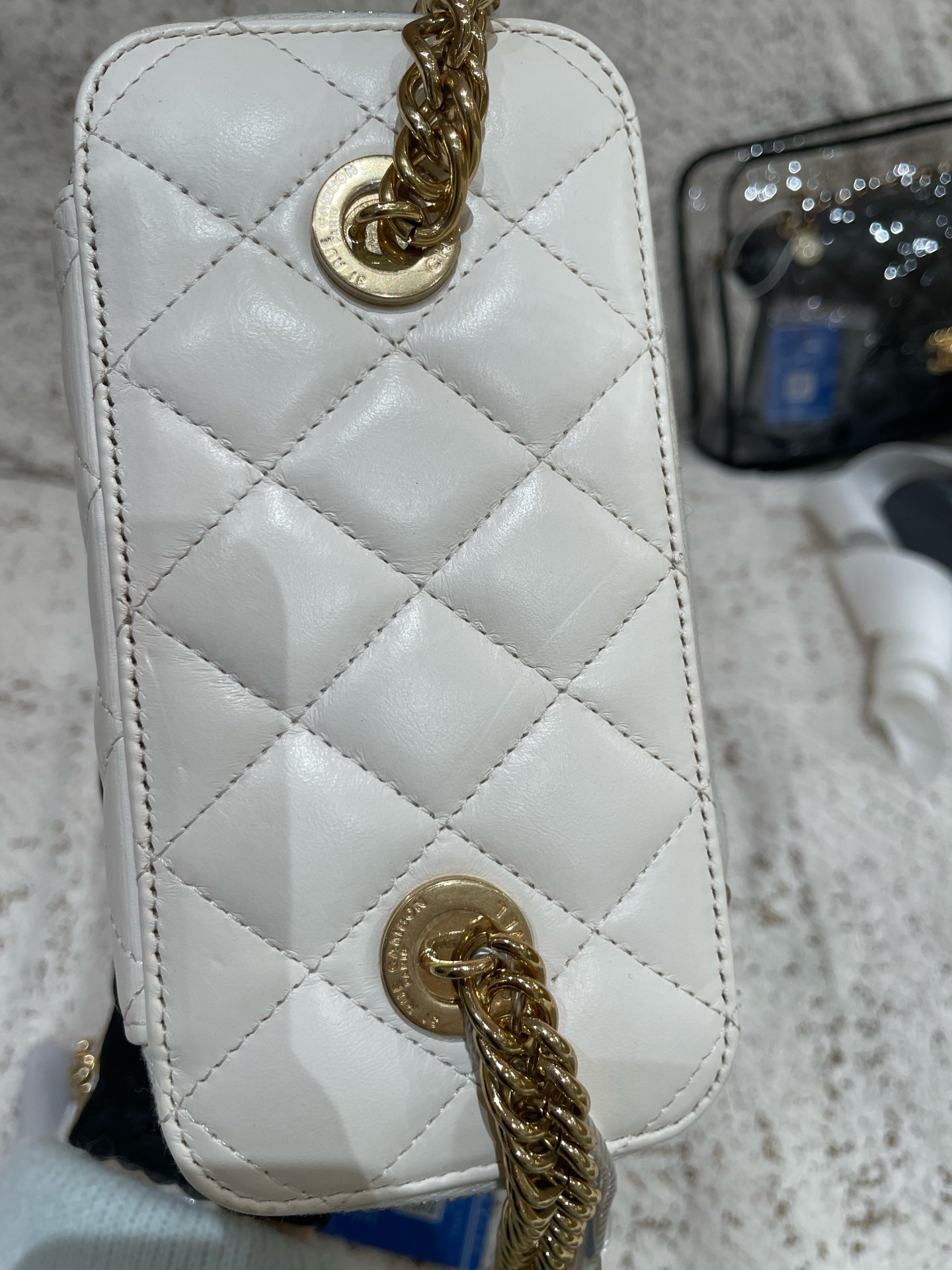 Chanel - Vanity case - Leather - White - (mini)