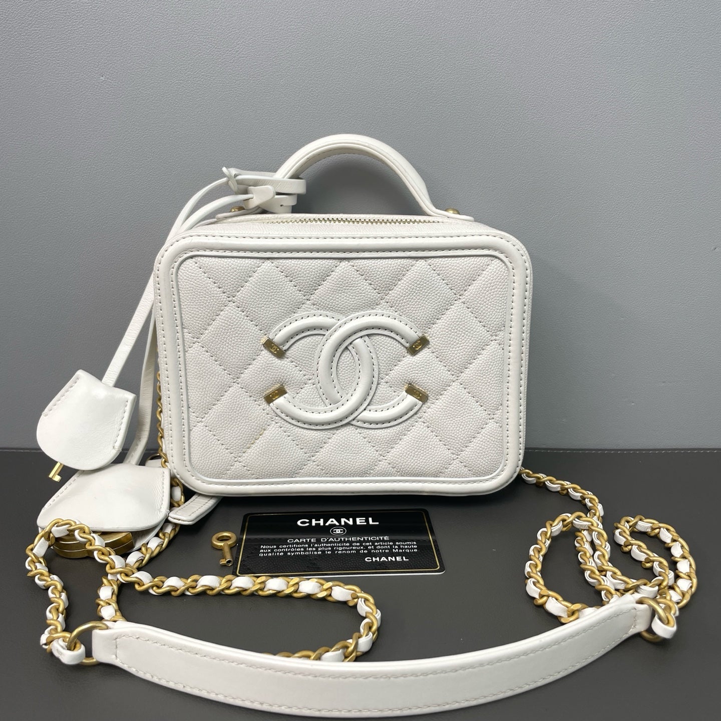 Chanel - Vanity Case - Leather - White - (small)