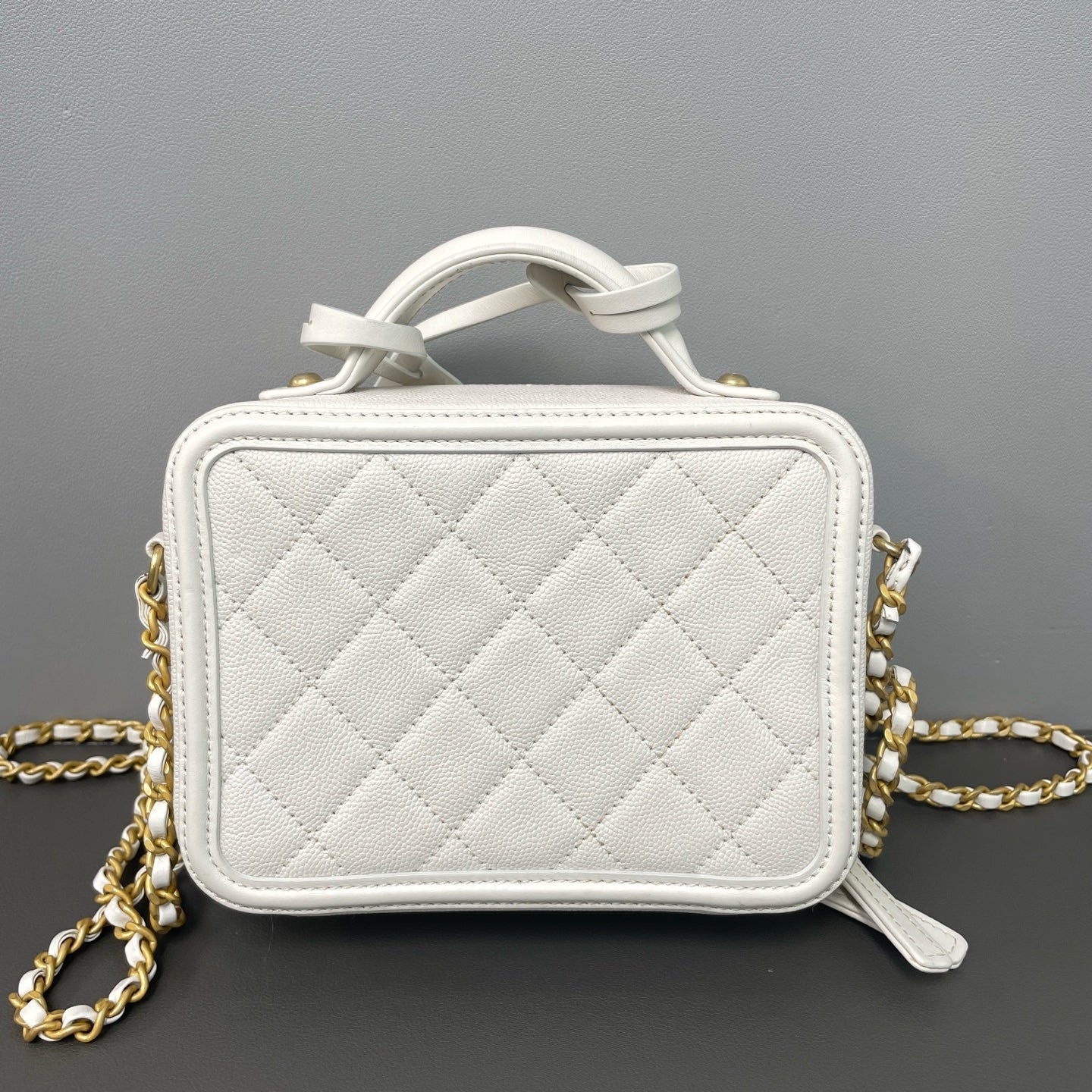 Chanel - Vanity Case - Leather - White - (small)