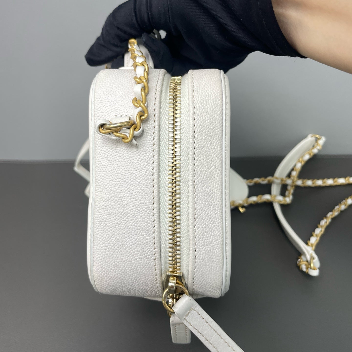 Chanel - Vanity Case - Leather - White - (small)