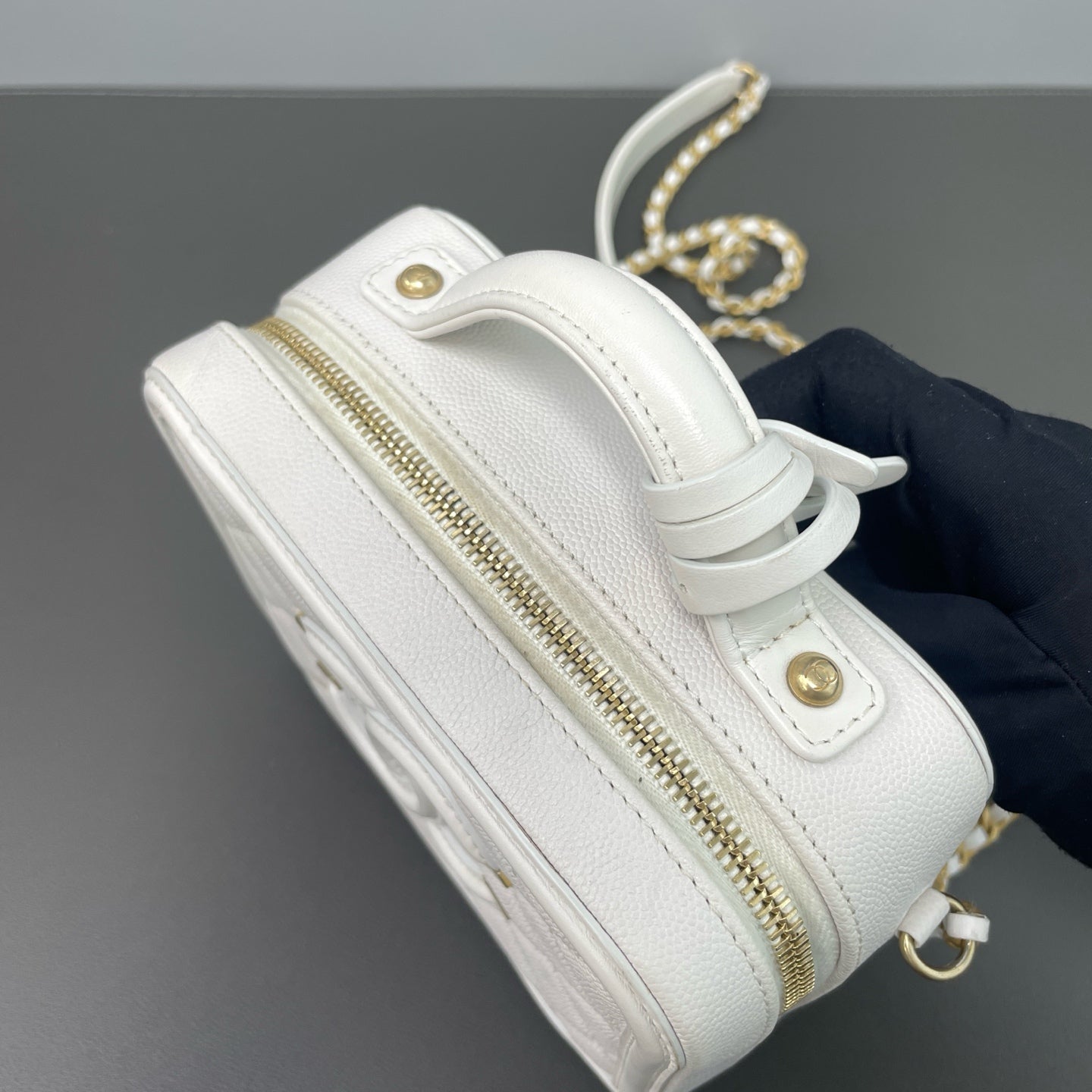 Chanel - Vanity Case - Leather - White - (small)