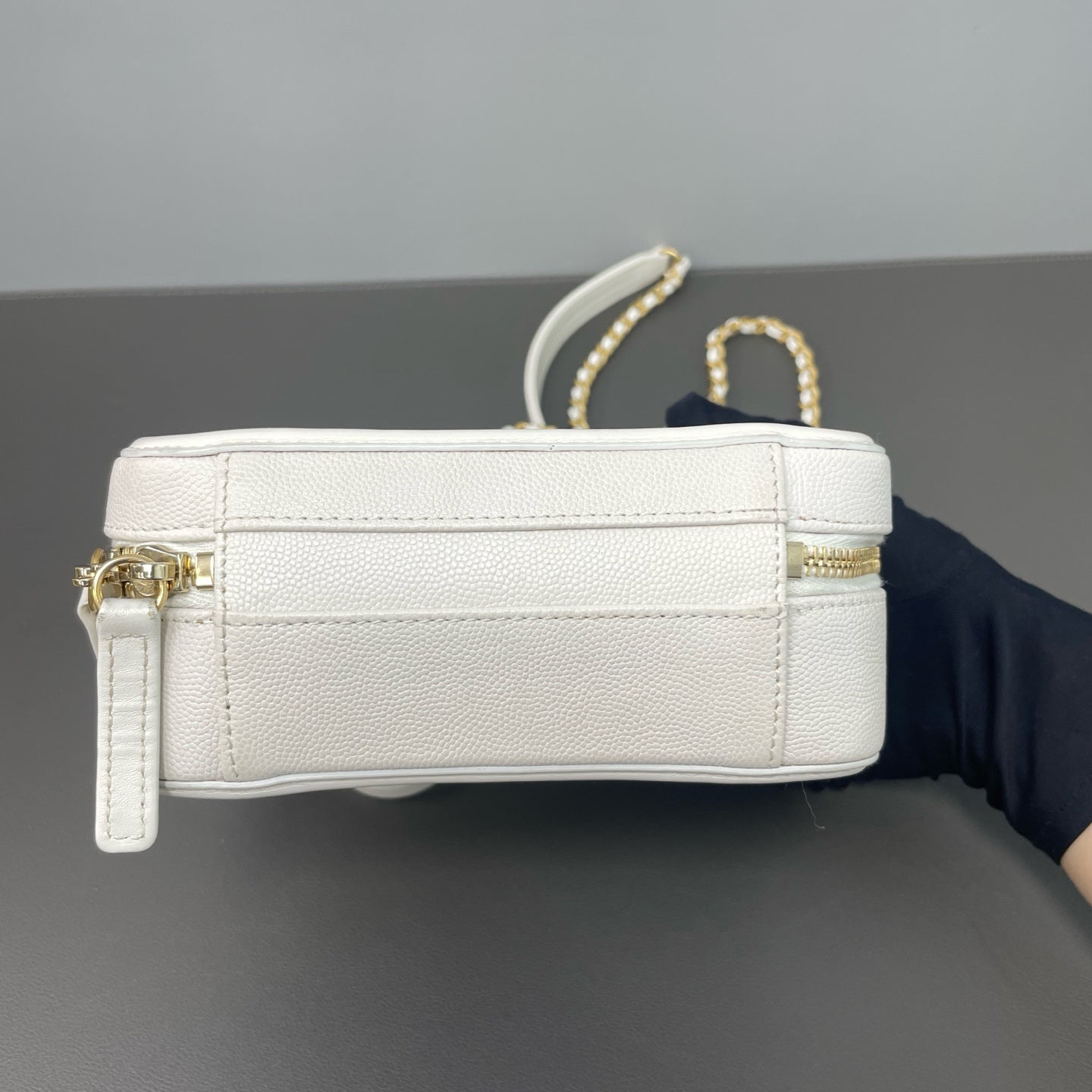 Chanel - Vanity Case - Leather - White - (small)
