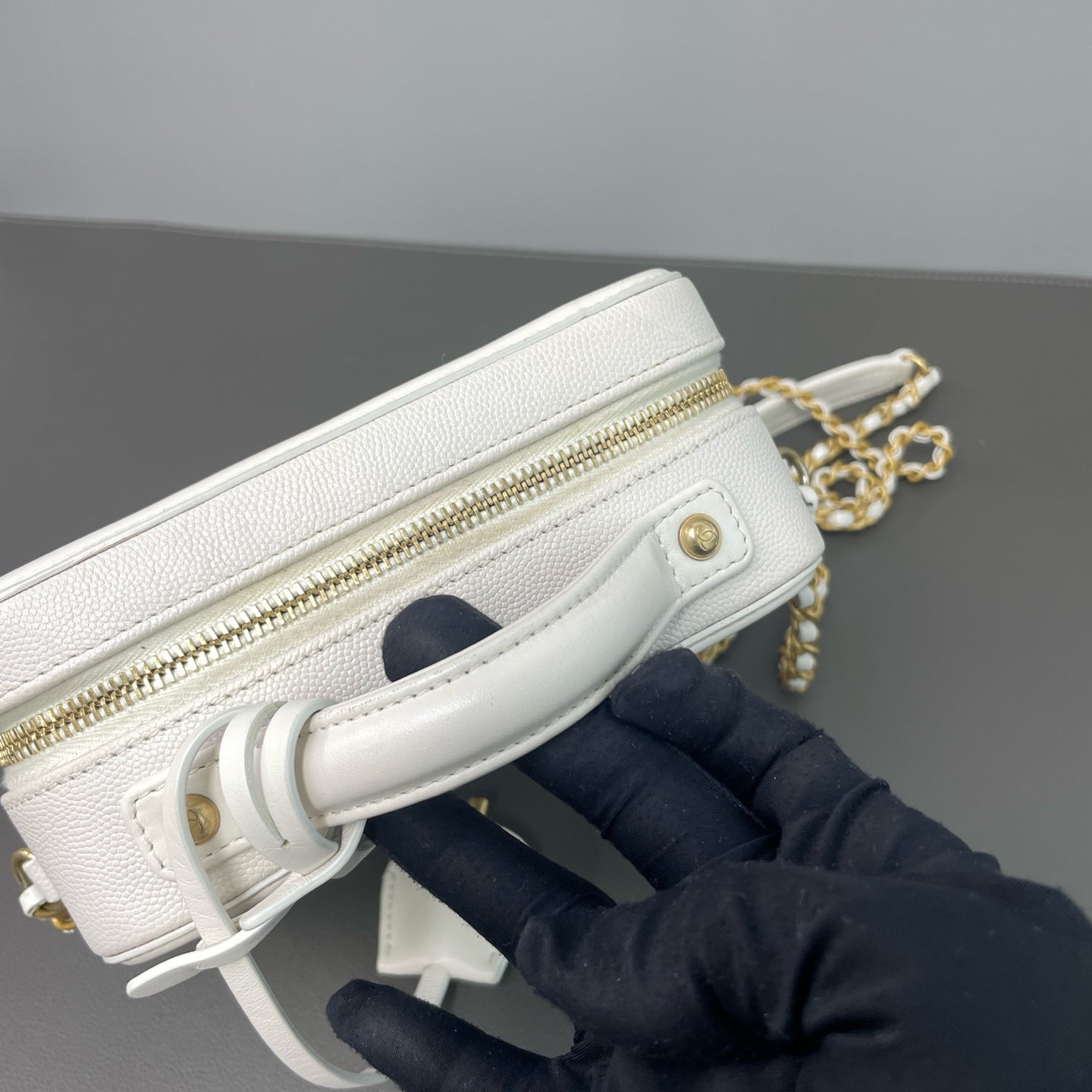 Chanel - Vanity Case - Leather - White - (small)