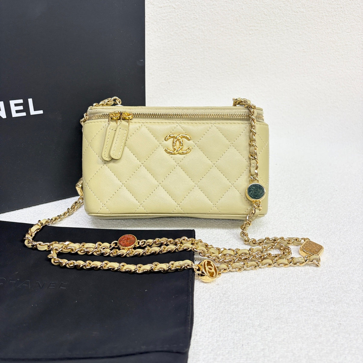 Chanel - Vanity Case - Leather - Yellow - (mini)