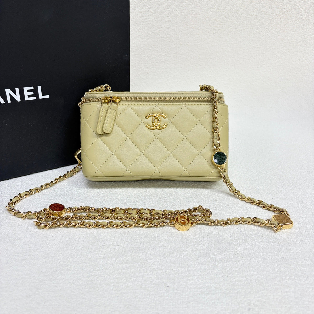 Chanel - Vanity Case - Leather - Yellow - (mini)