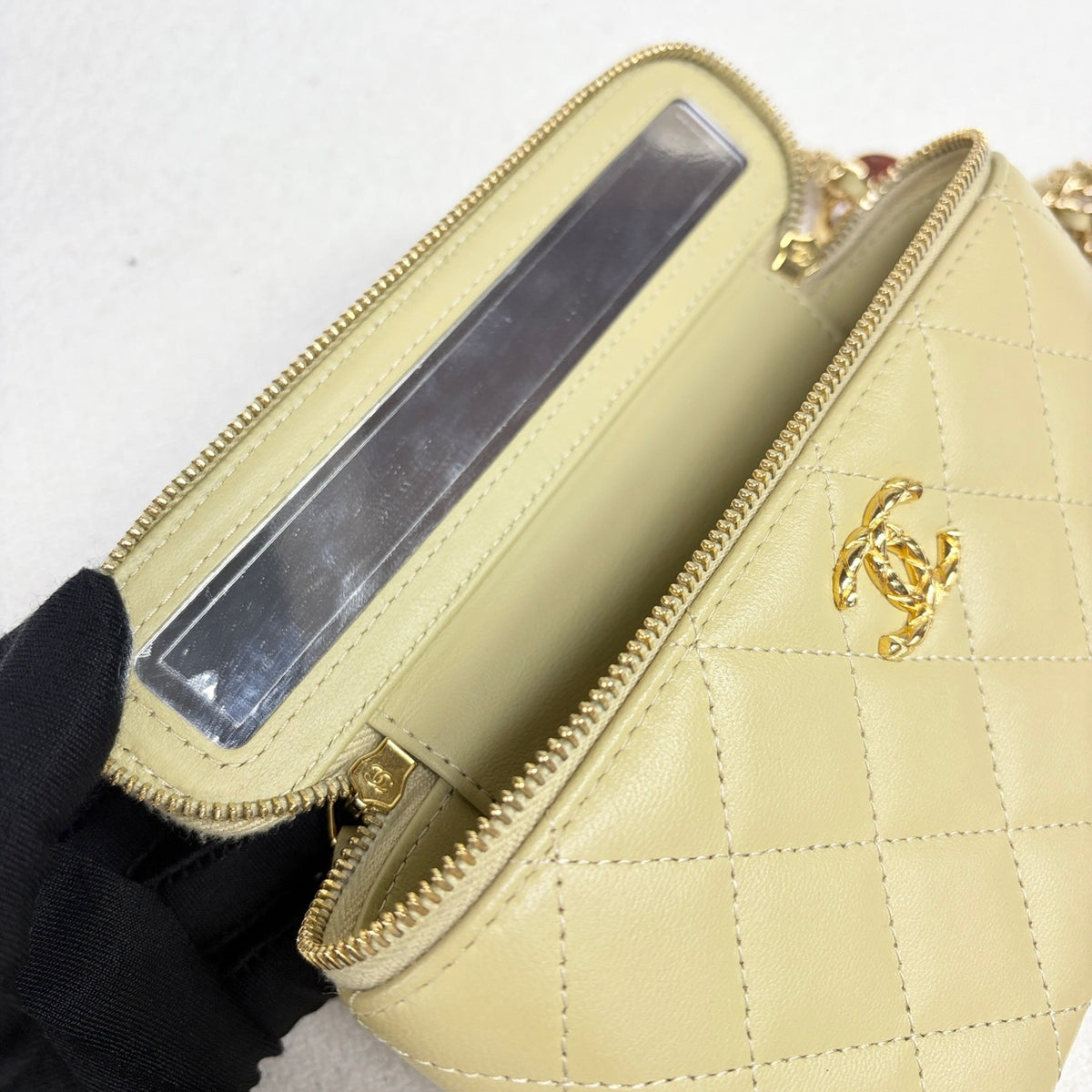 Chanel - Vanity Case - Leather - Yellow - (mini)
