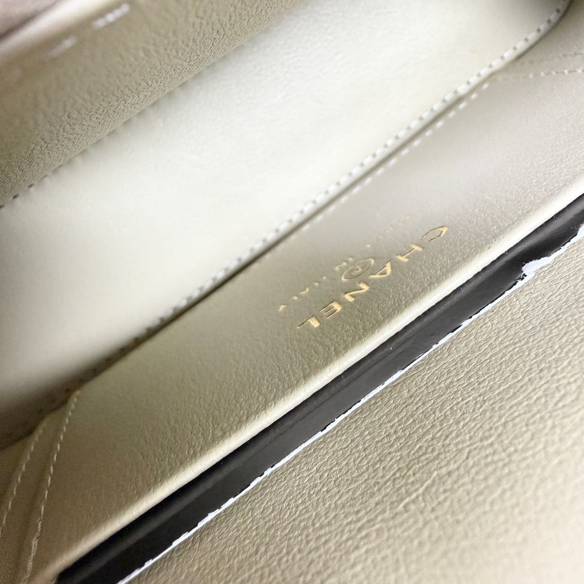 Chanel - Vanity Case - Leather - Yellow - (mini)