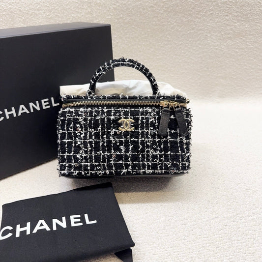 Chanel - Vanity Case - Tweed, lambskin leather, and sequins - Black - (mini)