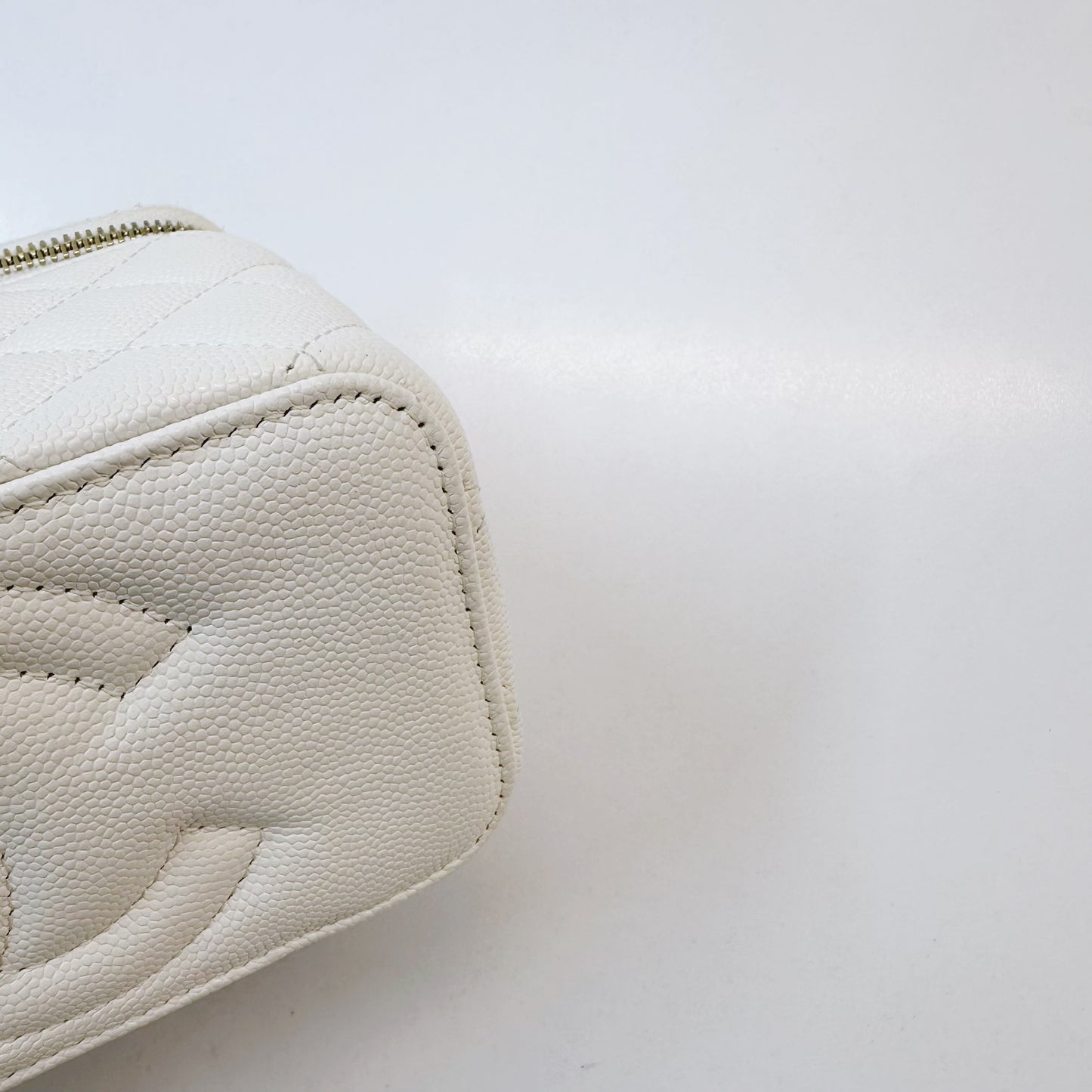 Chanel - Vanity Case with Chain - Leather - White
