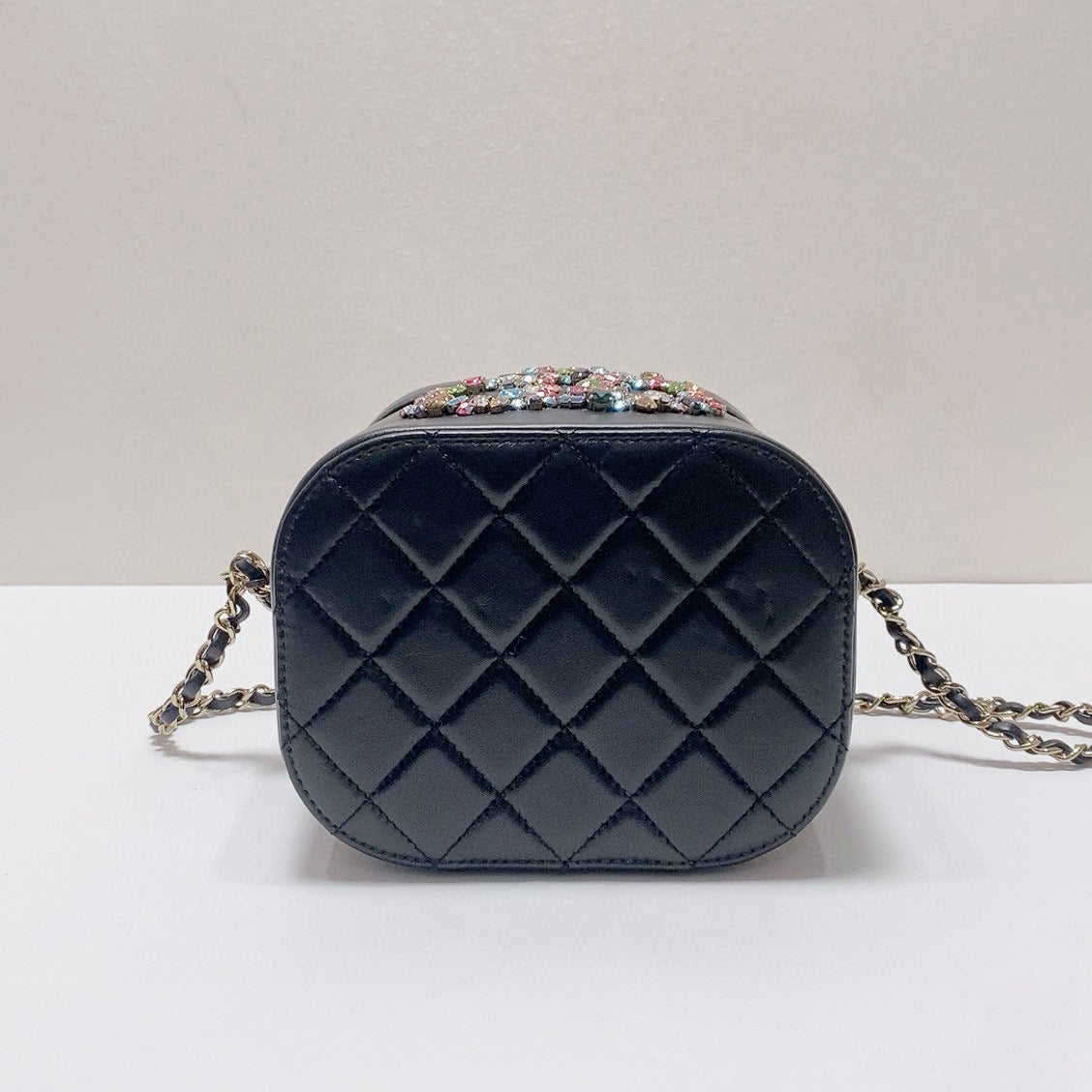Chanel - Vanity Case with Embellished CC Logo - Lambskin leather - Black - (mini)