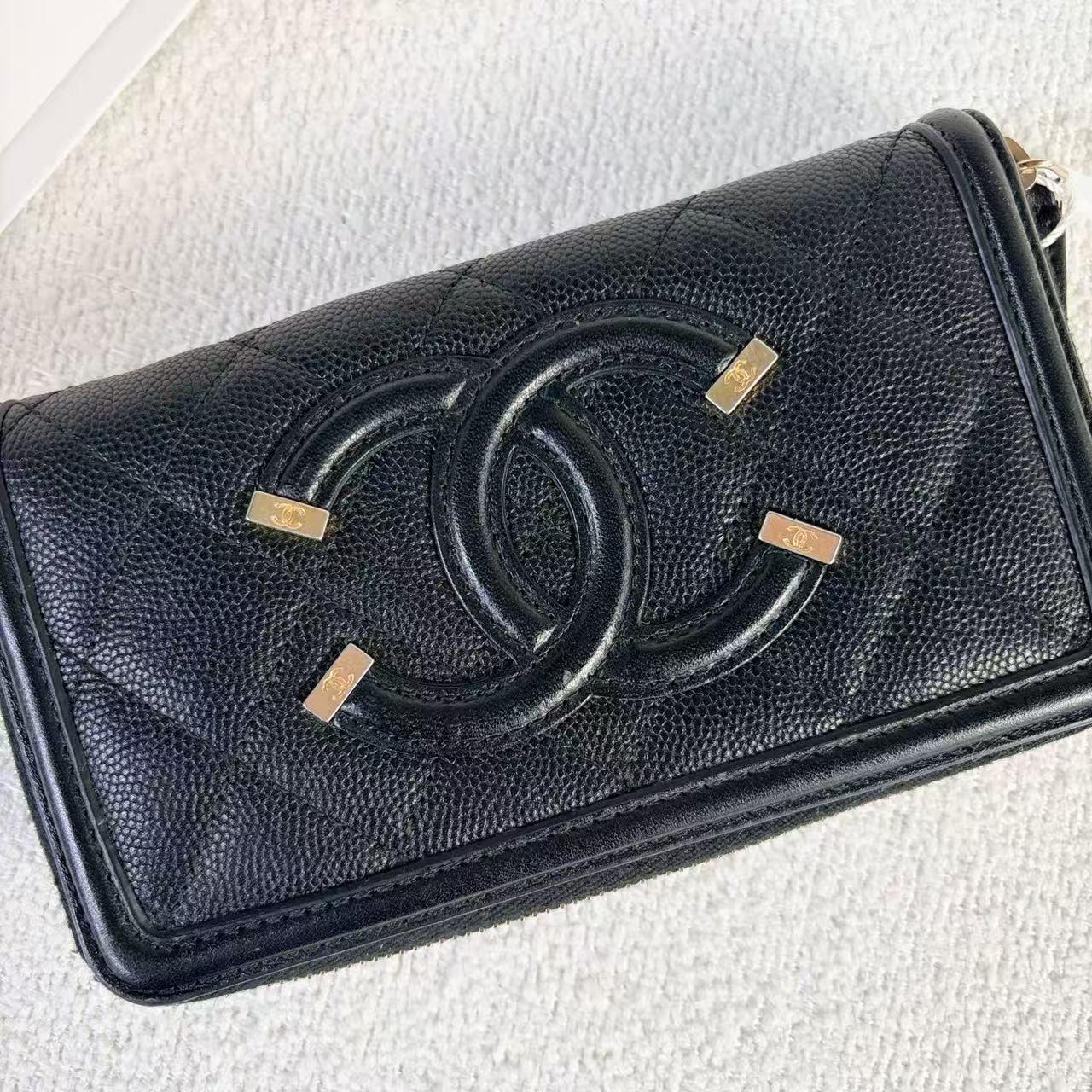 Chanel - Vanity Short Wallet - Caviar leather - Black with Gold-Tone Hardware - (Small)
