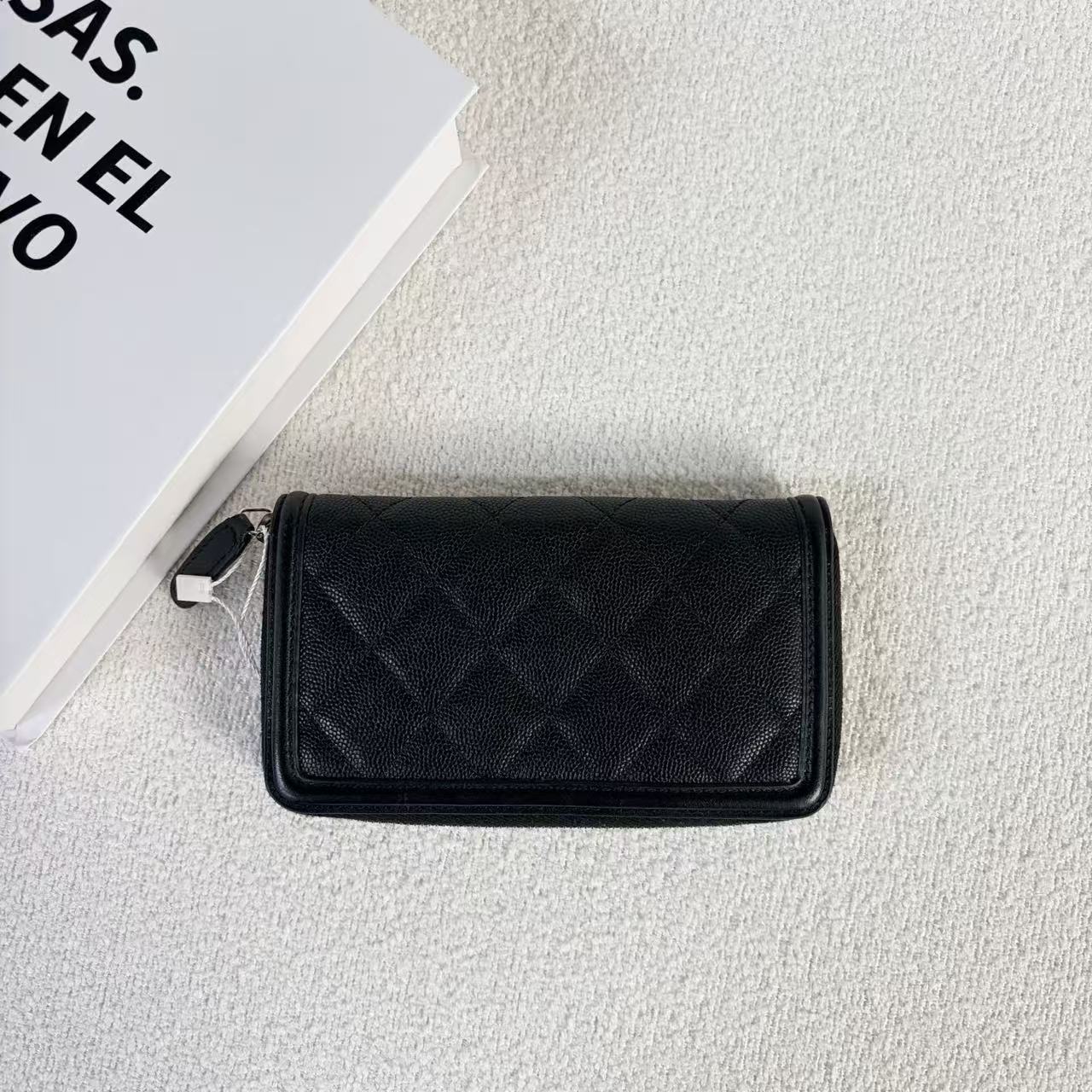 Chanel - Vanity Short Wallet - Caviar leather - Black with Gold-Tone Hardware - (Small)