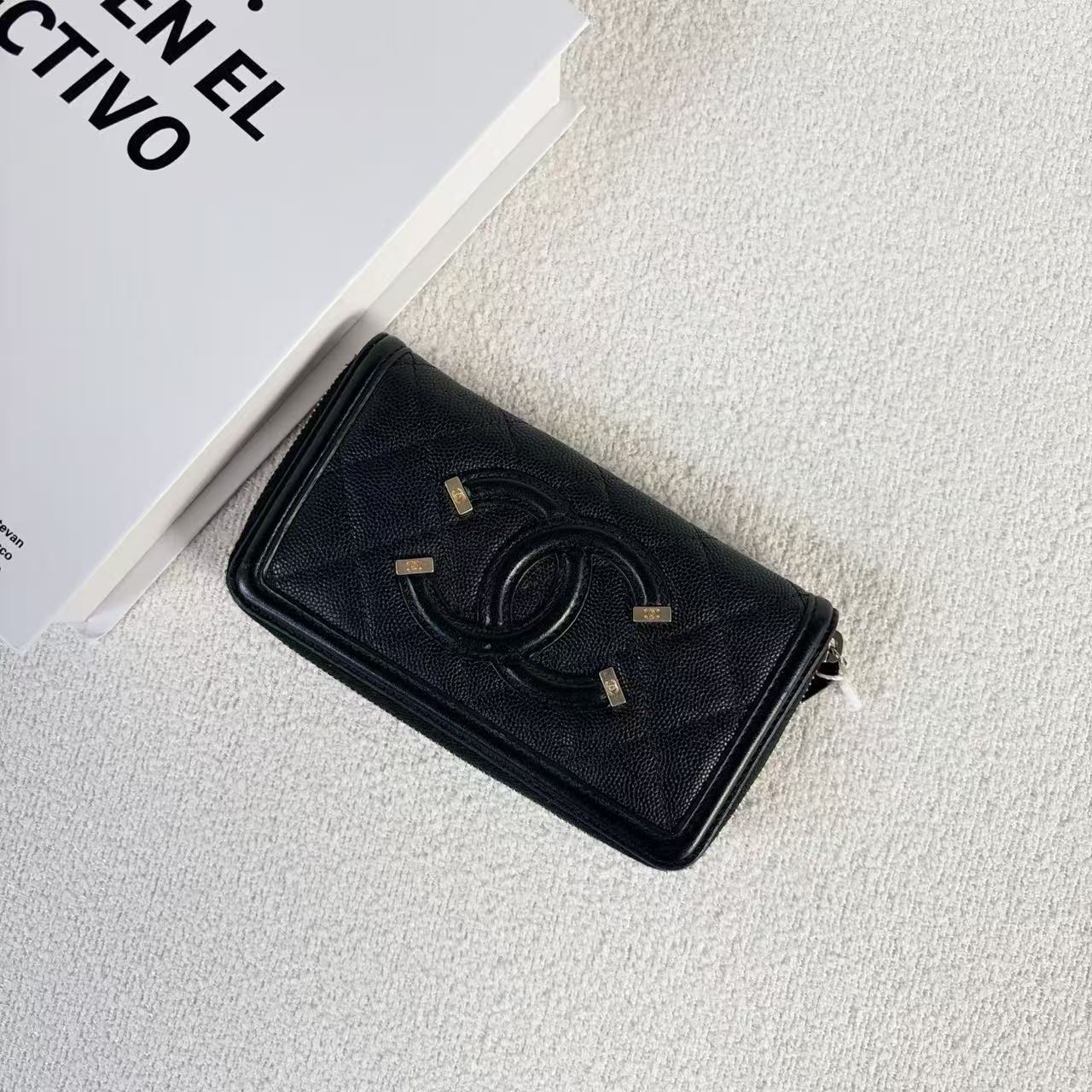 Chanel - Vanity Short Wallet - Caviar leather - Black with Gold-Tone Hardware - (Small)
