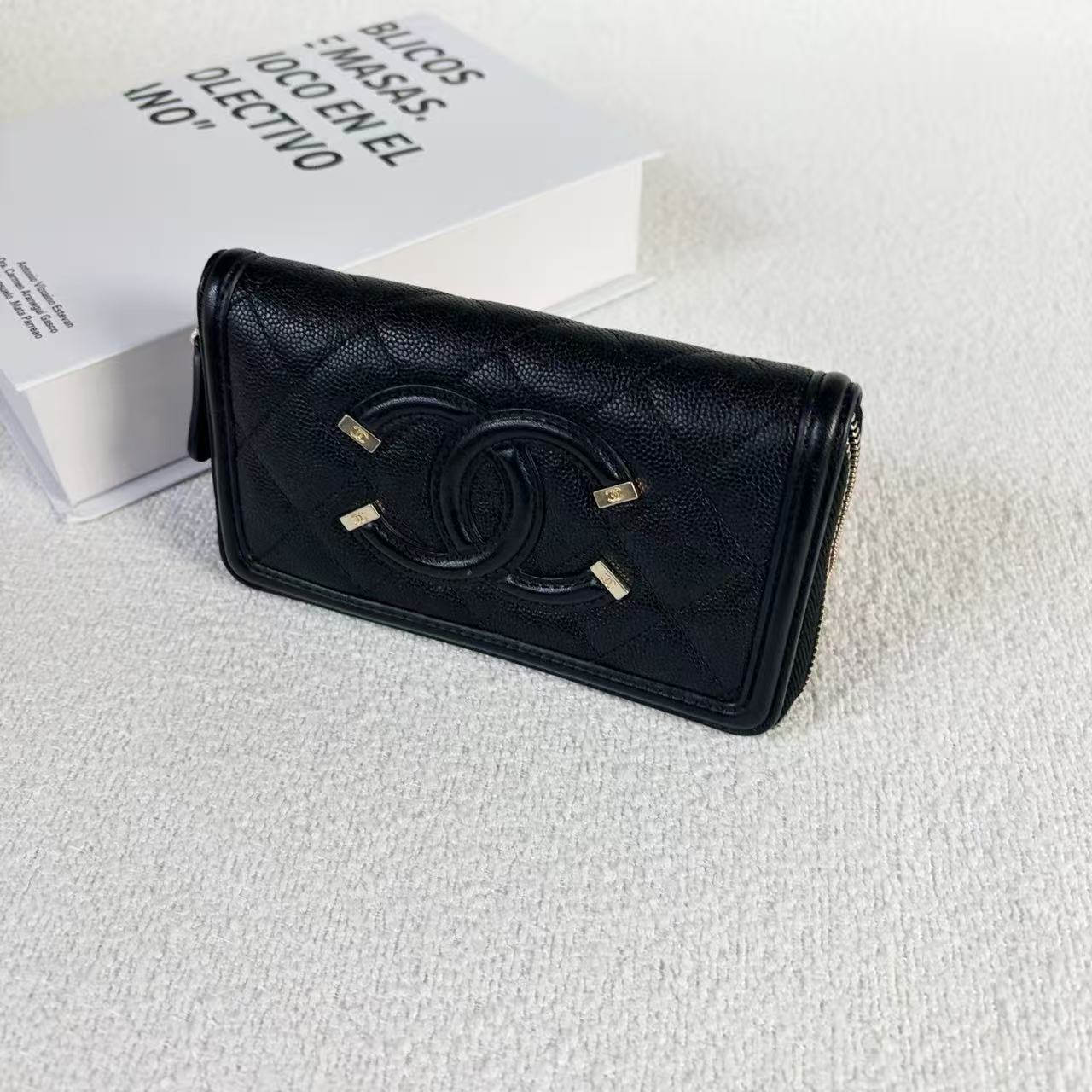 Chanel - Vanity Short Wallet - Caviar leather - Black with Gold-Tone Hardware - (Small)