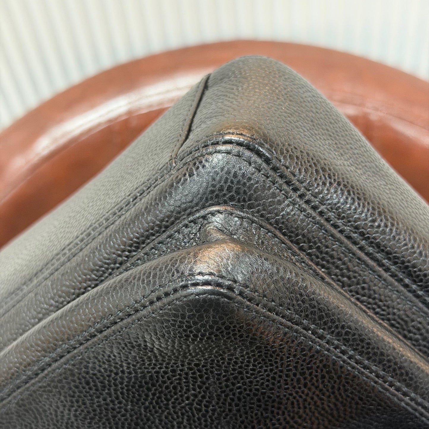 Chanel - Vintage Caviar Front Pocket Tote Bag - Leather - Black - (medium)