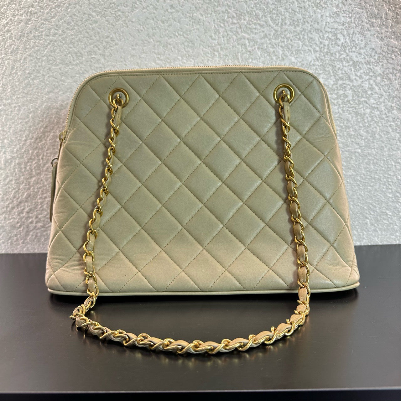 Chanel - Vintage Dome Chain Bag - Leather - Beige - (medium)