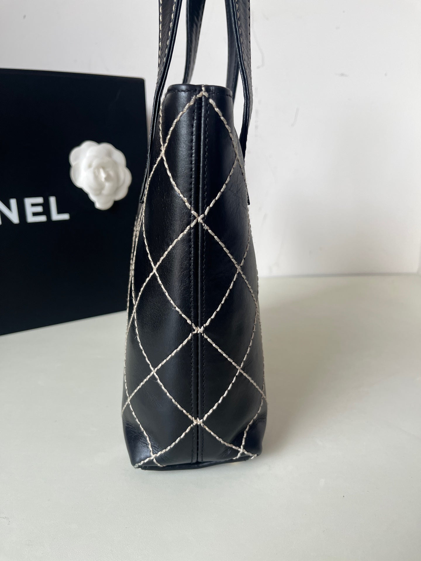 Chanel - Vivienne - Leather - Black - (small)