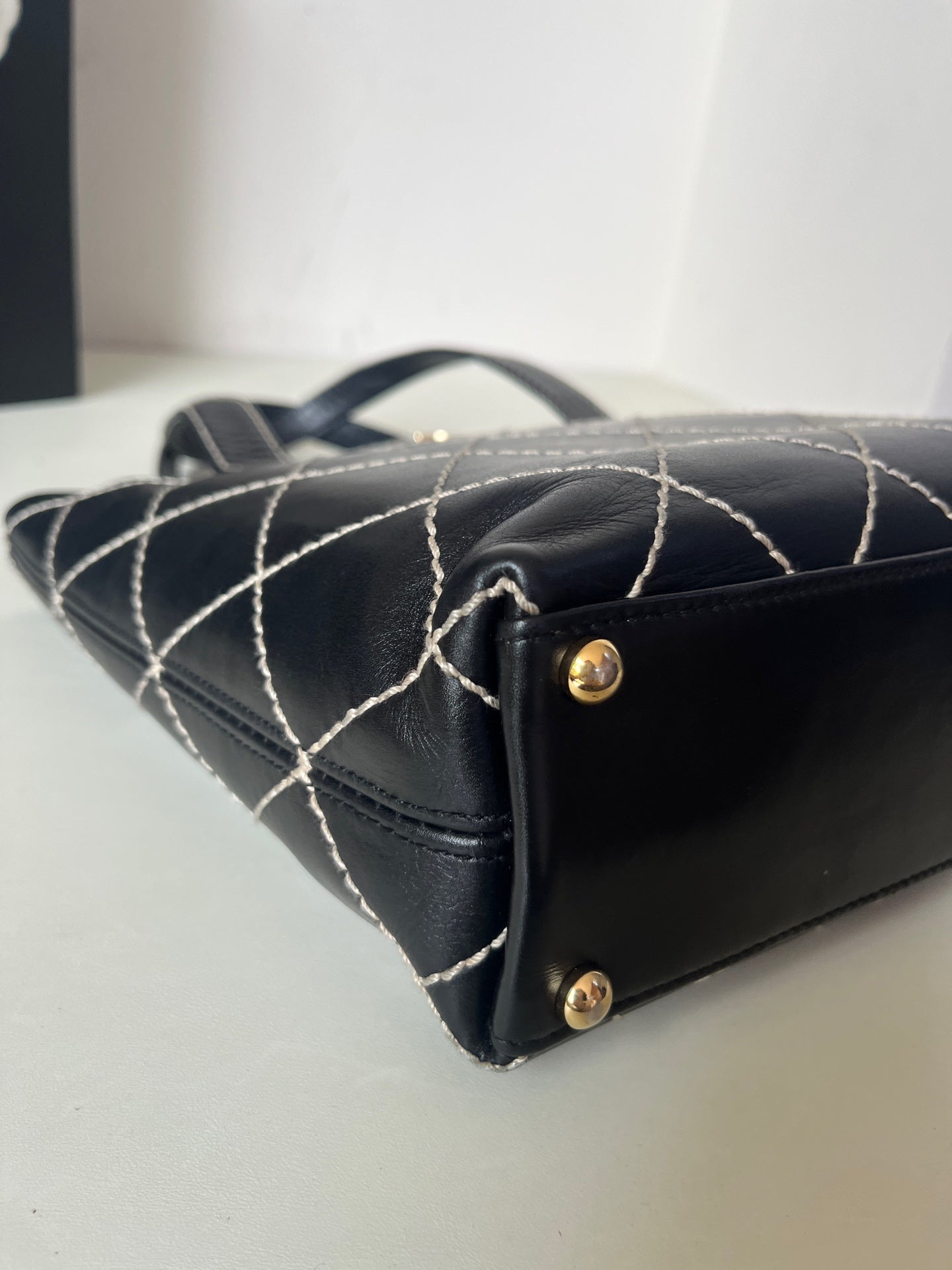 Chanel - Vivienne - Leather - Black - (small)