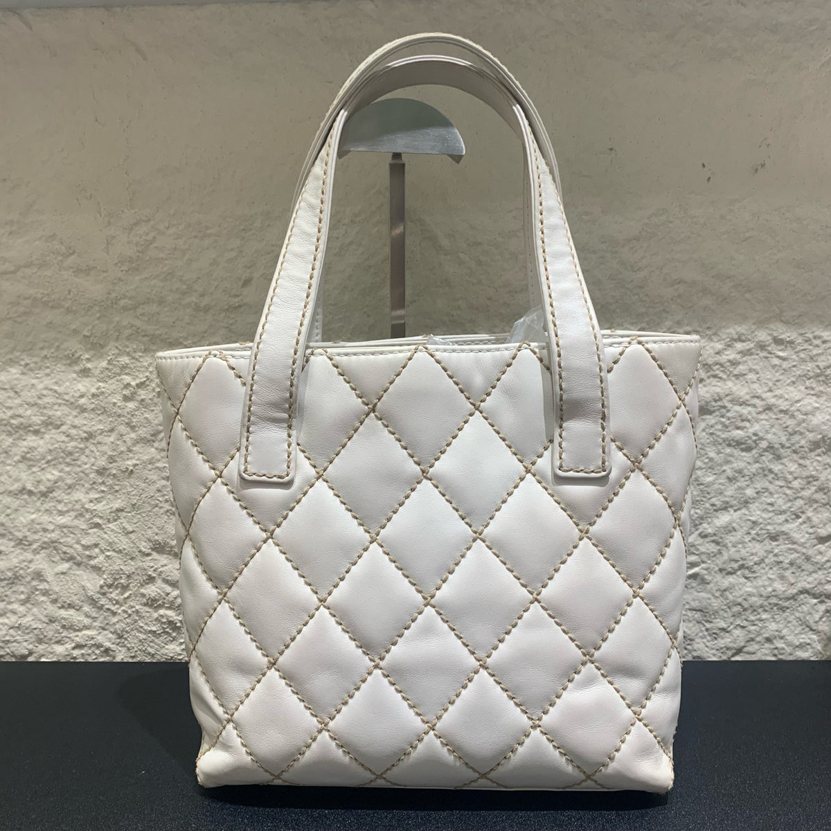 Chanel - Vivienne - Leather - White - (small)