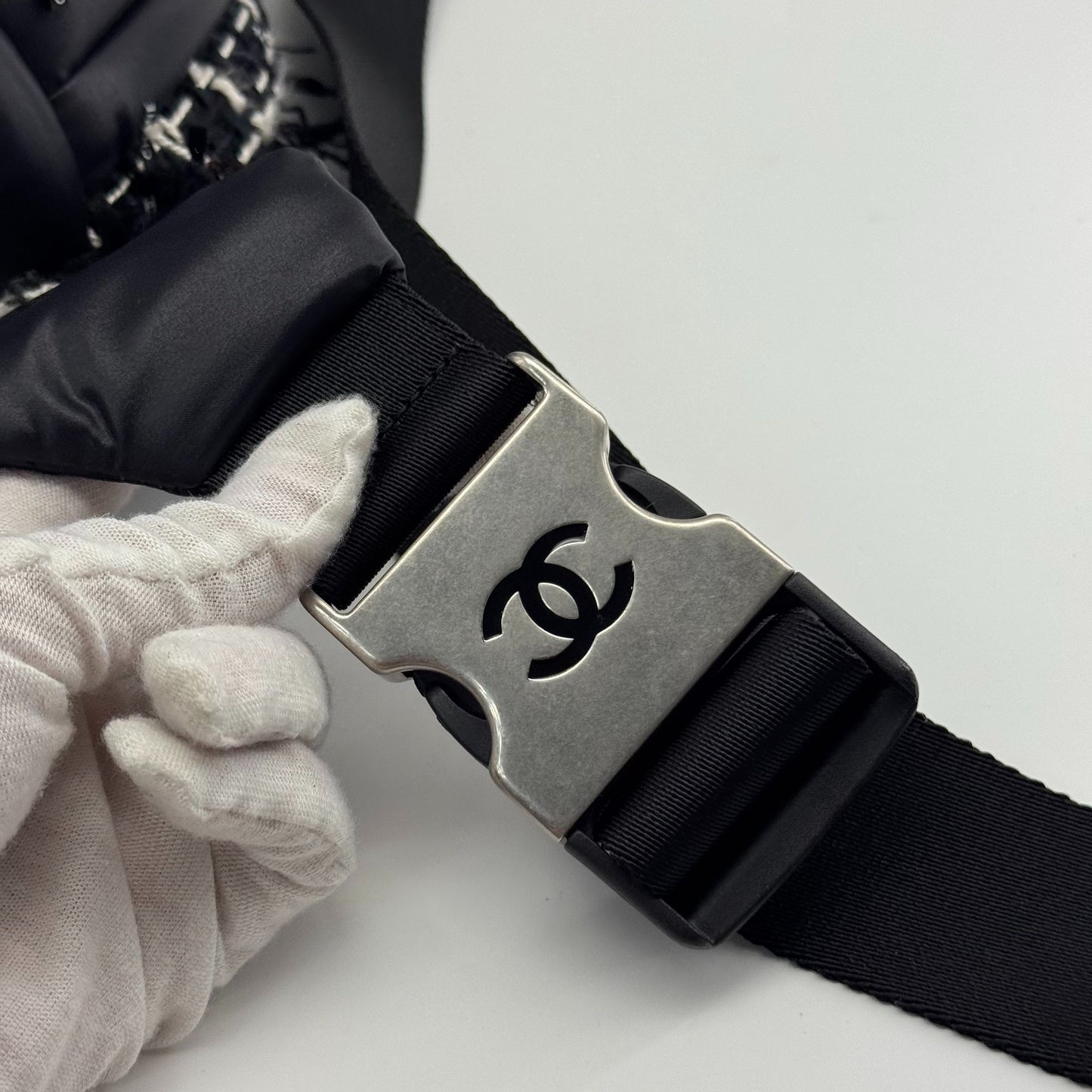 Chanel - Waist Bag - Polyester - Black - (medium)