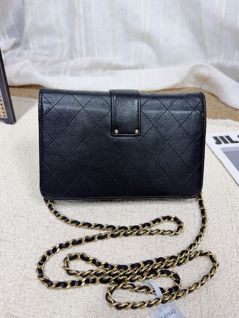 Chanel - Wallet on Chain - Calfskin - Black - (mini)