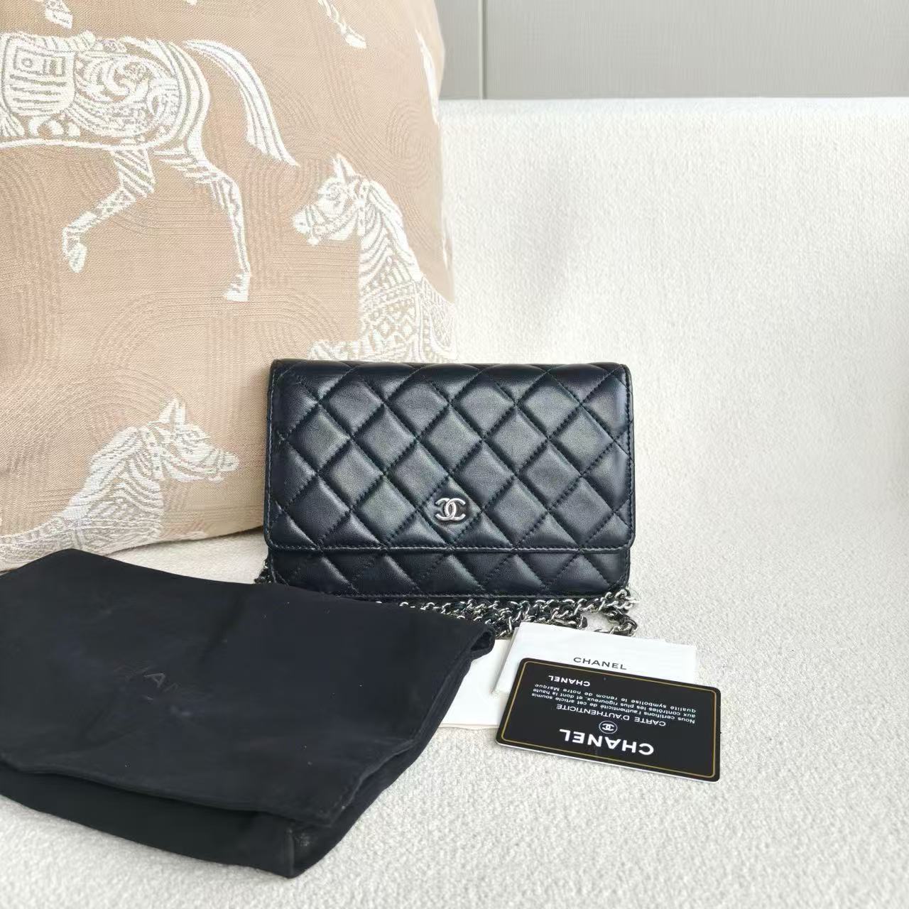 Chanel - Wallet on Chain - Lambskin leather - Black with Silver-Tone Hardware - (Mini)
