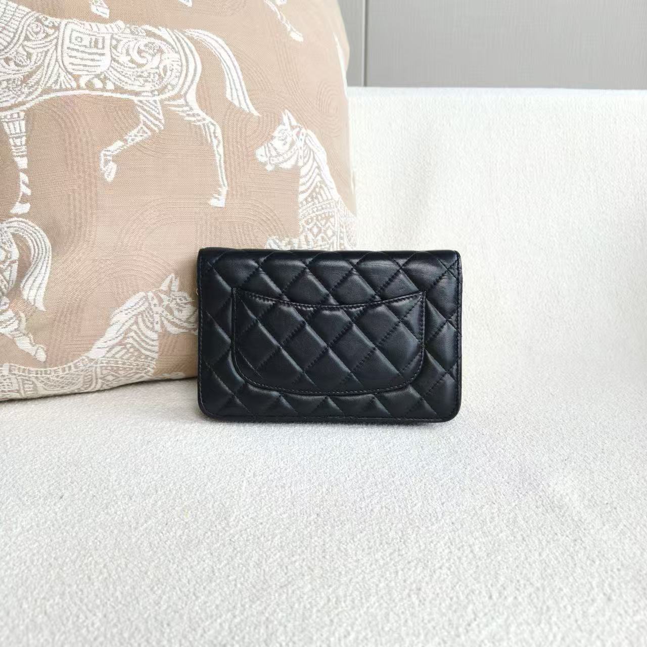 Chanel - Wallet on Chain - Lambskin leather - Black with Silver-Tone Hardware - (Mini)