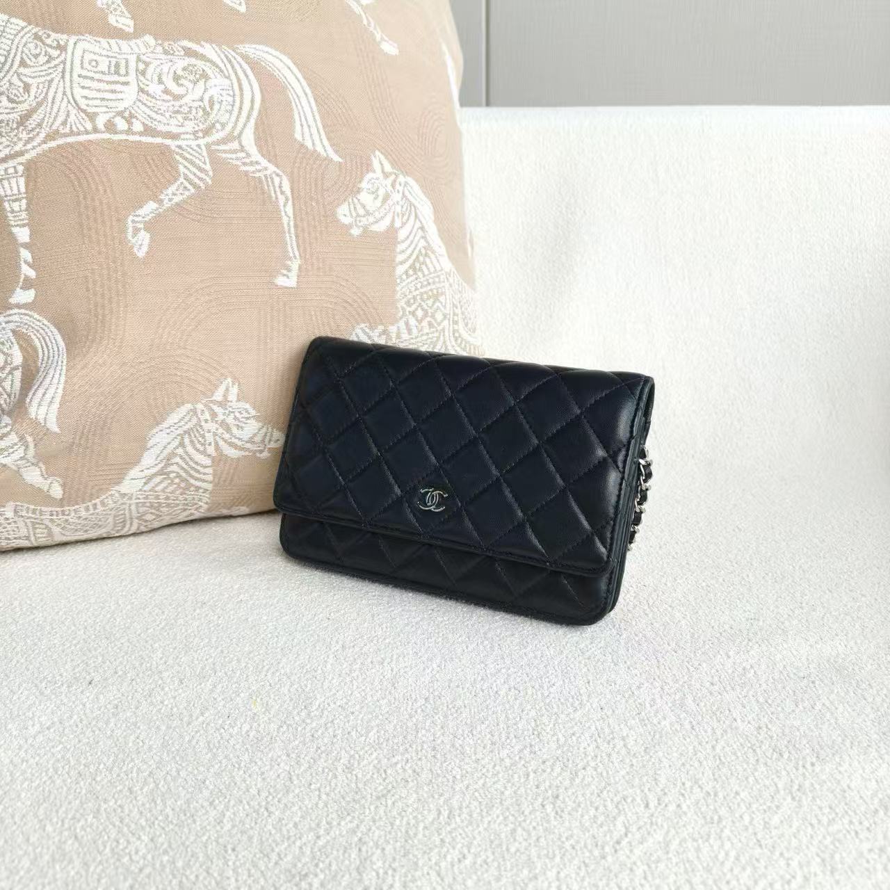 Chanel - Wallet on Chain - Lambskin leather - Black with Silver-Tone Hardware - (Mini)