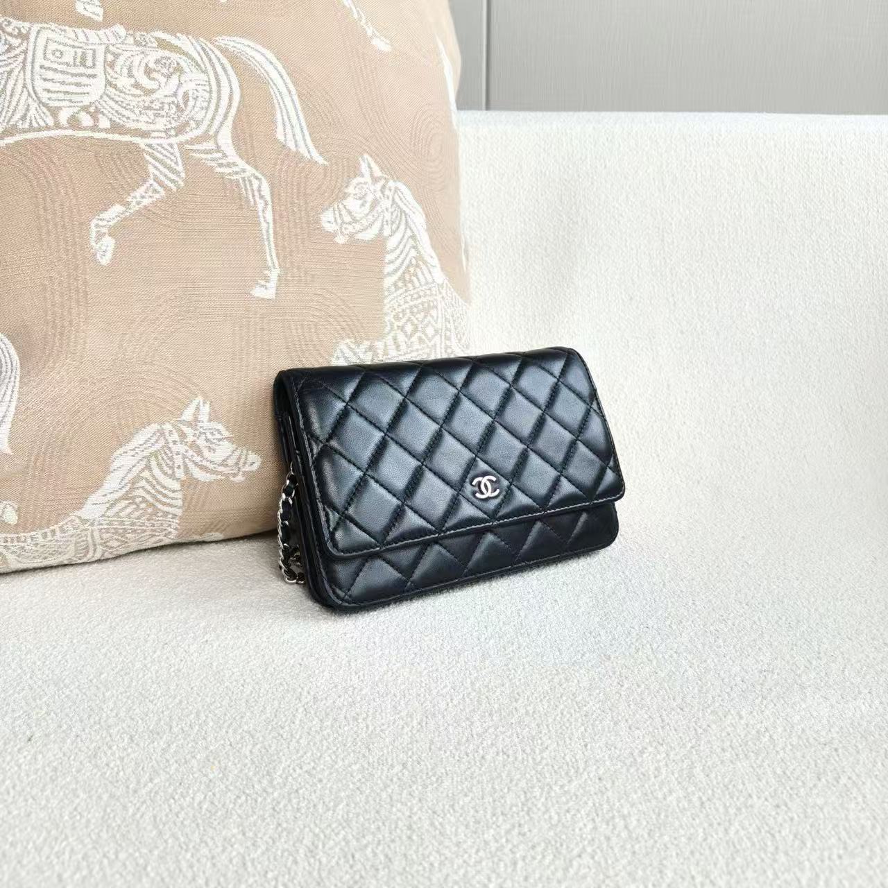 Chanel - Wallet on Chain - Lambskin leather - Black with Silver-Tone Hardware - (Mini)