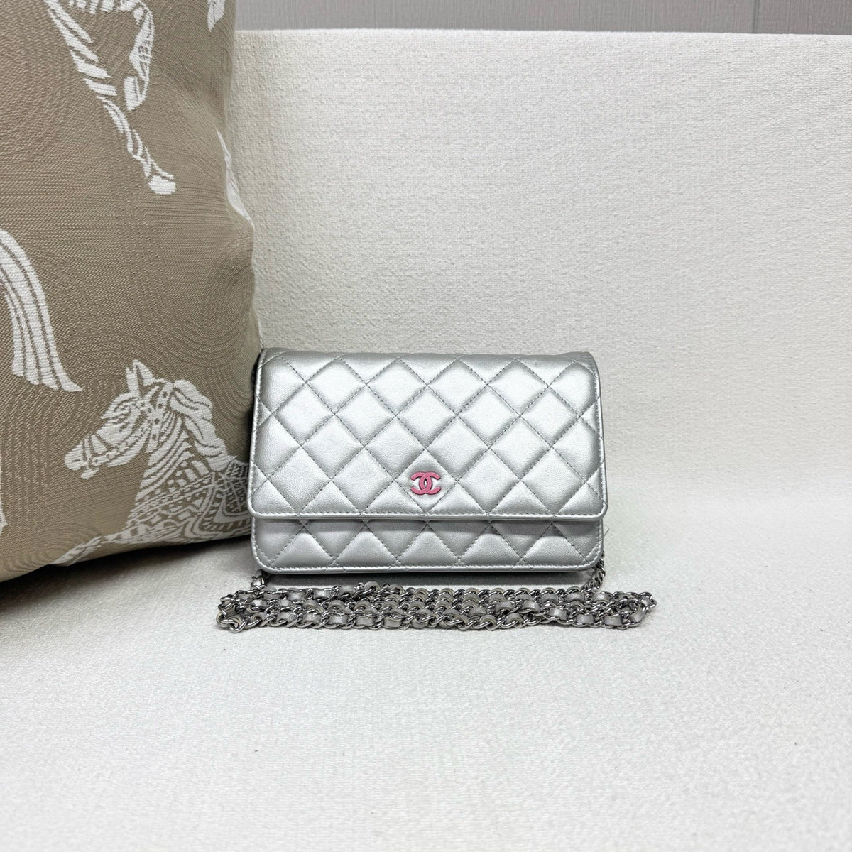 Chanel - Wallet on Chain - Leather - Silver - (mini)