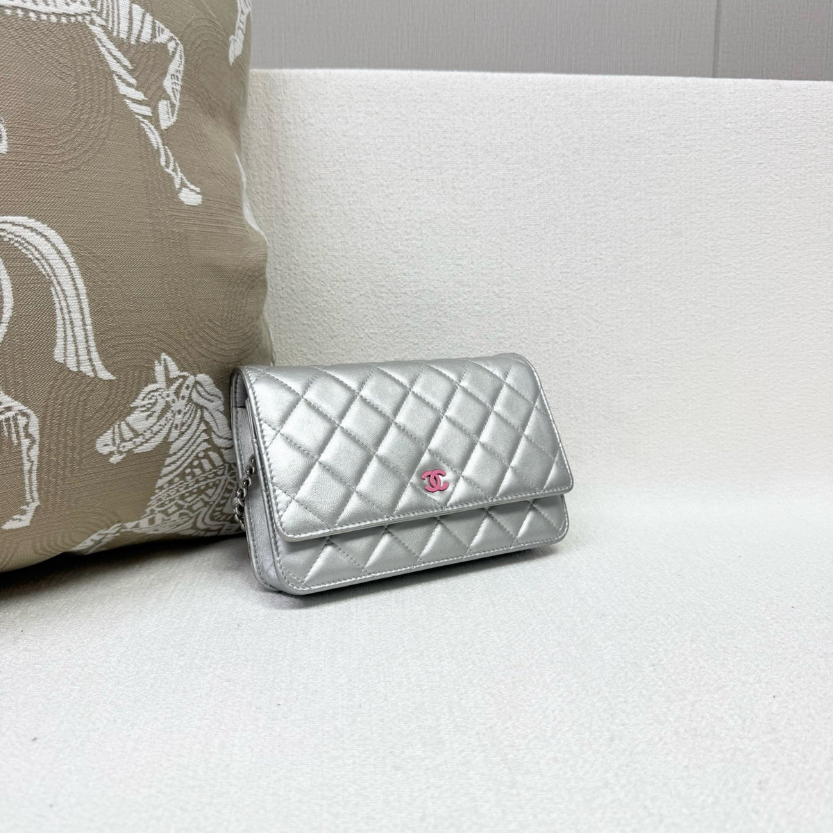 Chanel - Wallet on Chain - Leather - Silver - (mini)