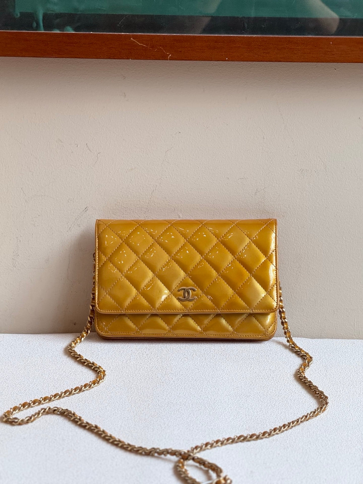 Chanel - Wallet on Chain - Patent leather - Gold - (small)