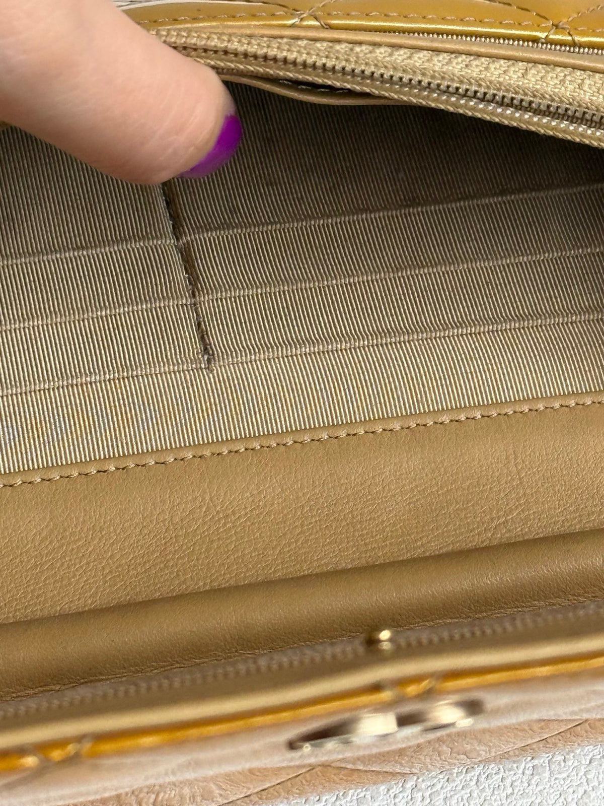 Chanel - Wallet on Chain - Patent leather - Gold - (small)