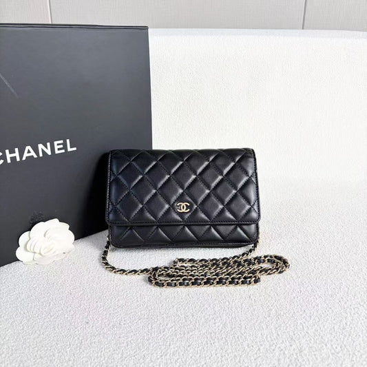 Chanel - Wallet On Chain (WOC) - Lambskin leather - Black with Gold-Tone Hardware - (mini)