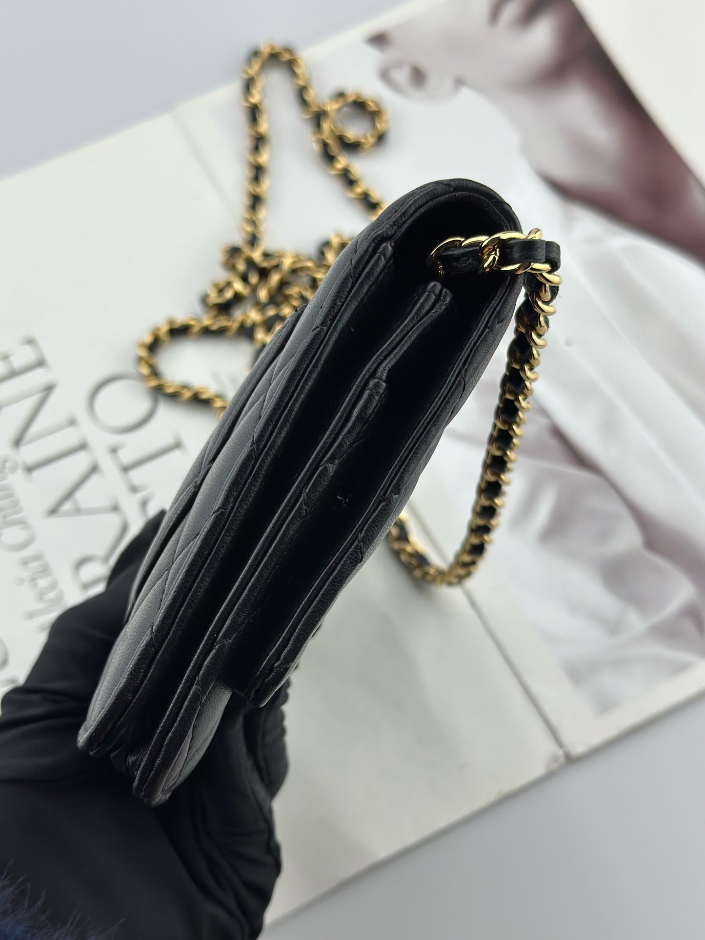 Chanel - Wallet on Chain (WOC) - Lambskin leather - Black with Gold-Tone Hardware - (mini)