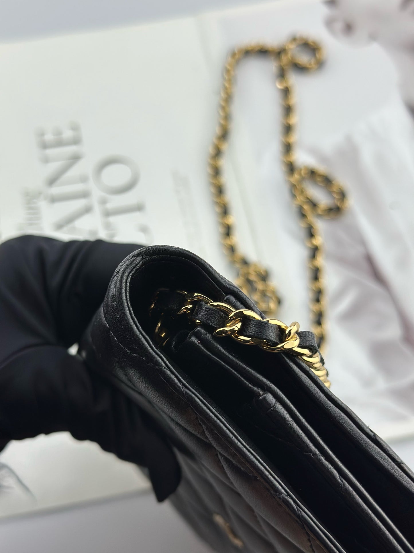 Chanel - Wallet on Chain (WOC) - Lambskin leather - Black with Gold-Tone Hardware - (mini)