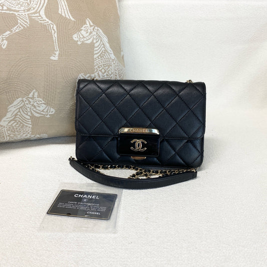 Chanel - WOC Enamel Buckle Flap Bag - Leather - Black - (mini)