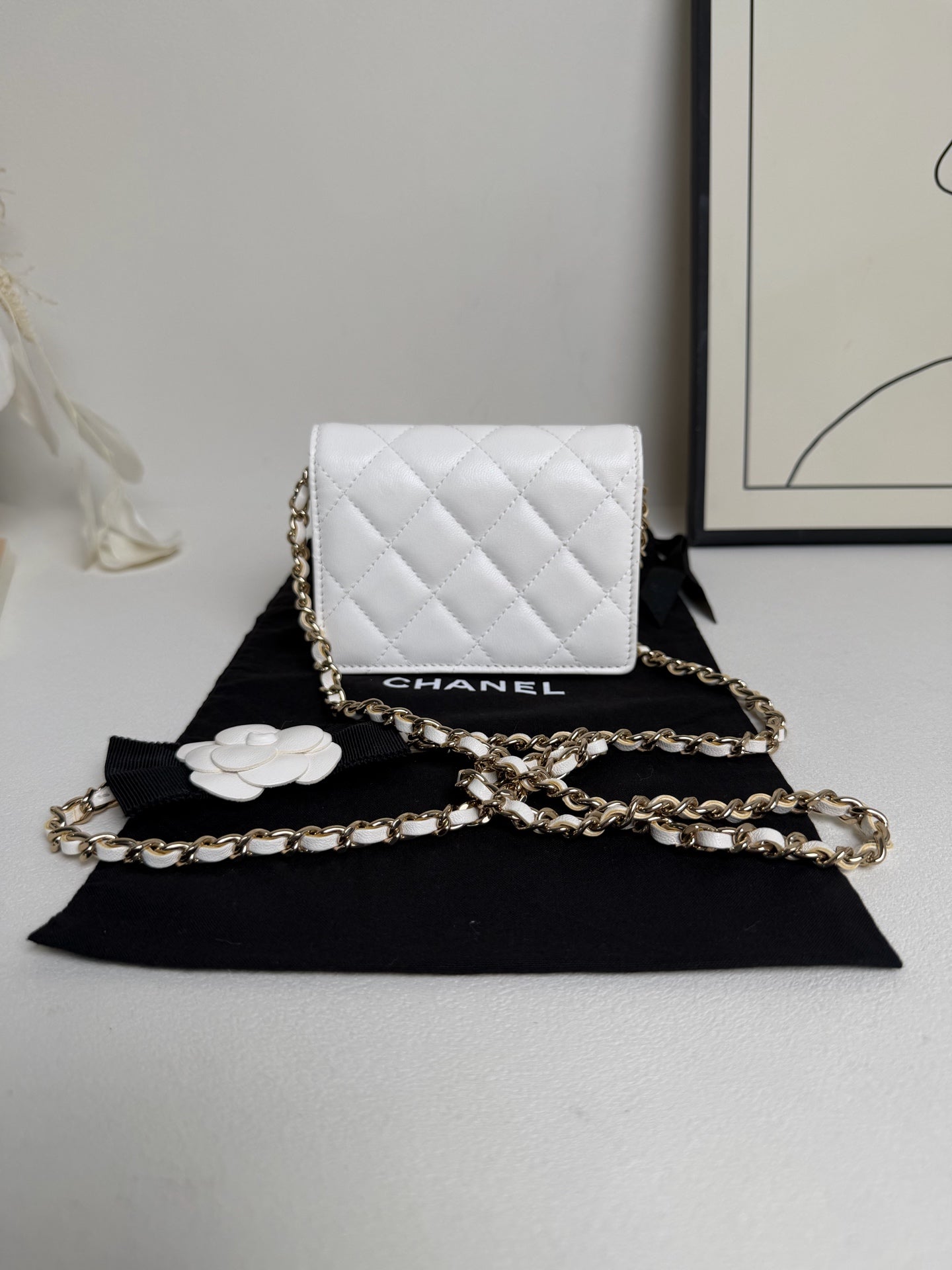 Chanel - WOC - Lambskin - White - (mini)