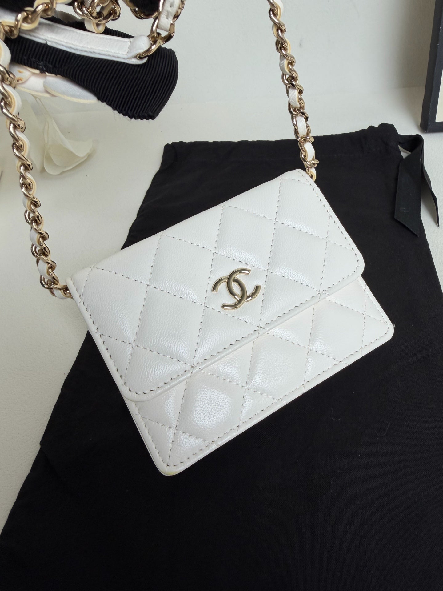 Chanel - WOC - Lambskin - White - (mini)