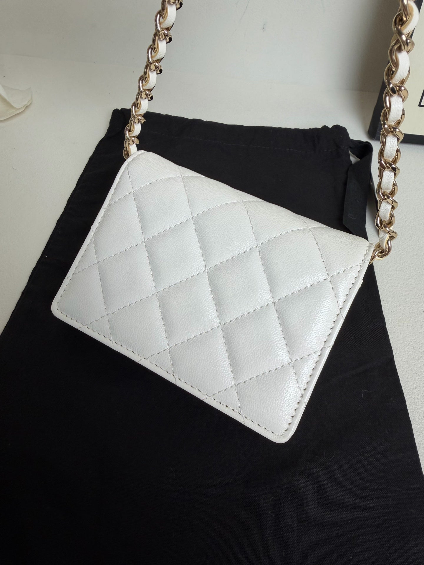 Chanel - WOC - Lambskin - White - (mini)