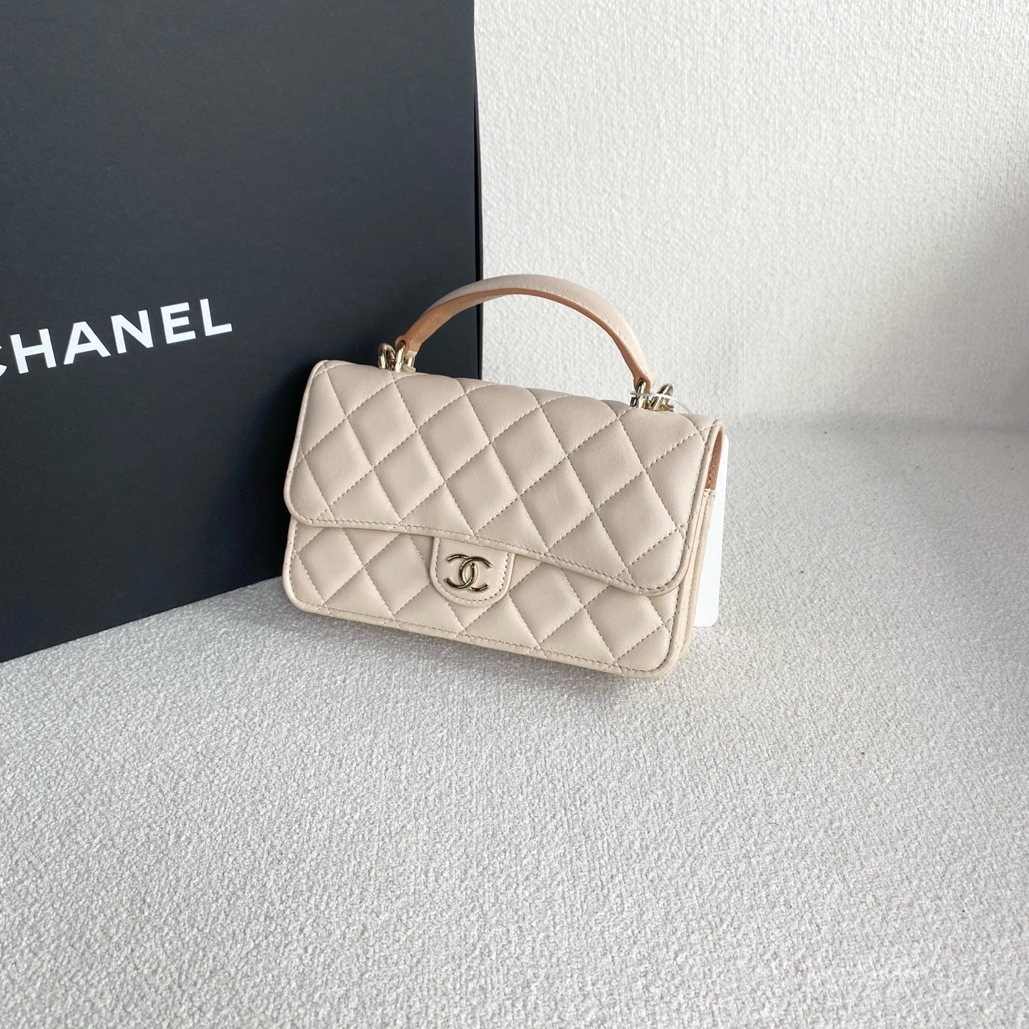 Chanel - WOC - Leather - Beige - (mini)